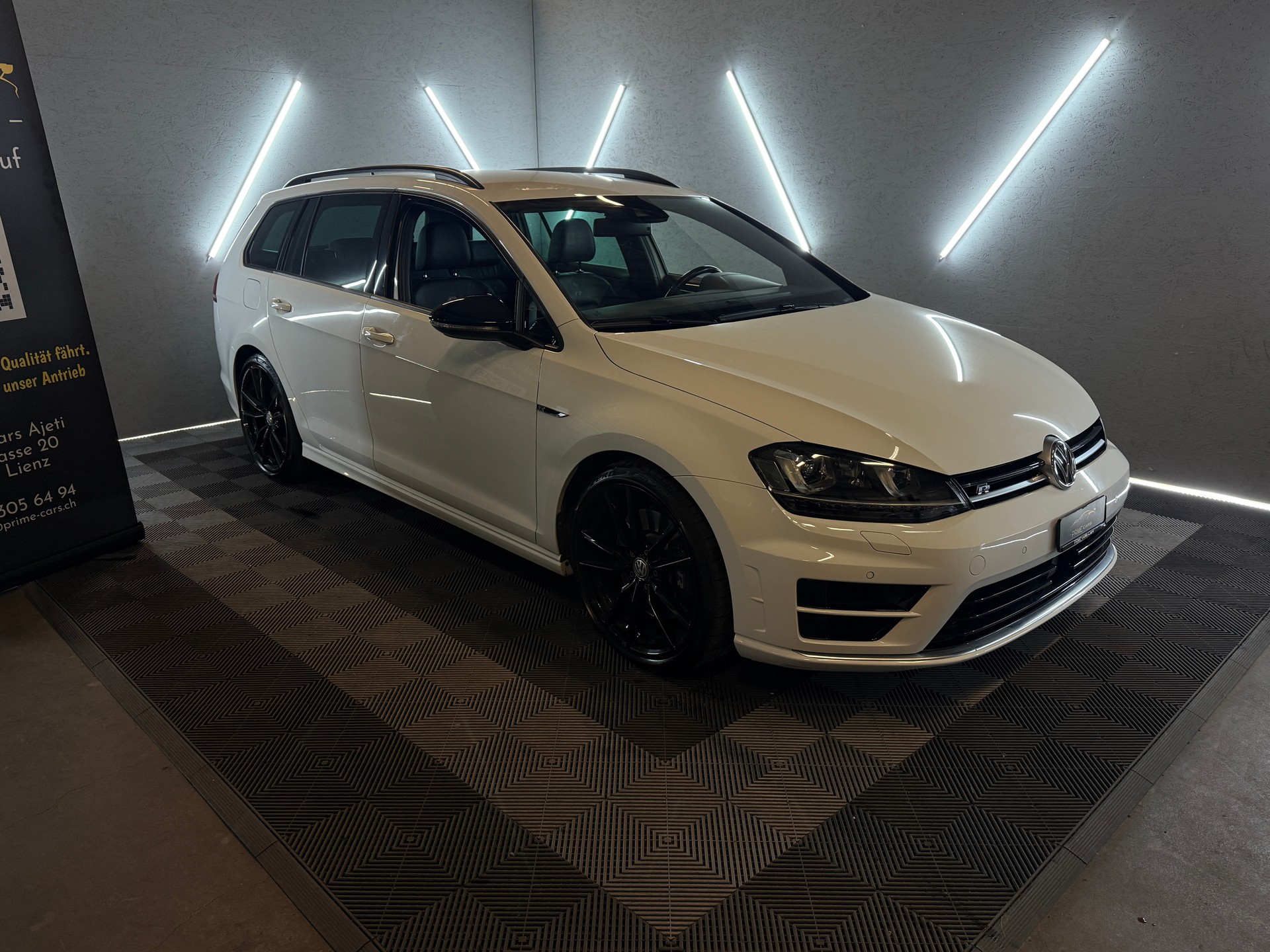 VW Golf Variant 2.0 TSI R 4 Motion DSG-image-4