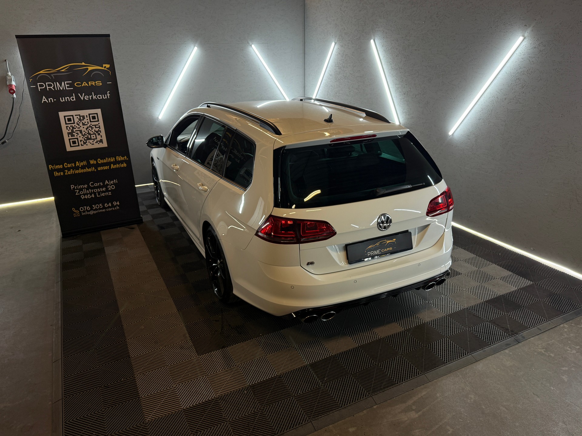 VW Golf Variant 2.0 TSI R 4 Motion DSG-image-7
