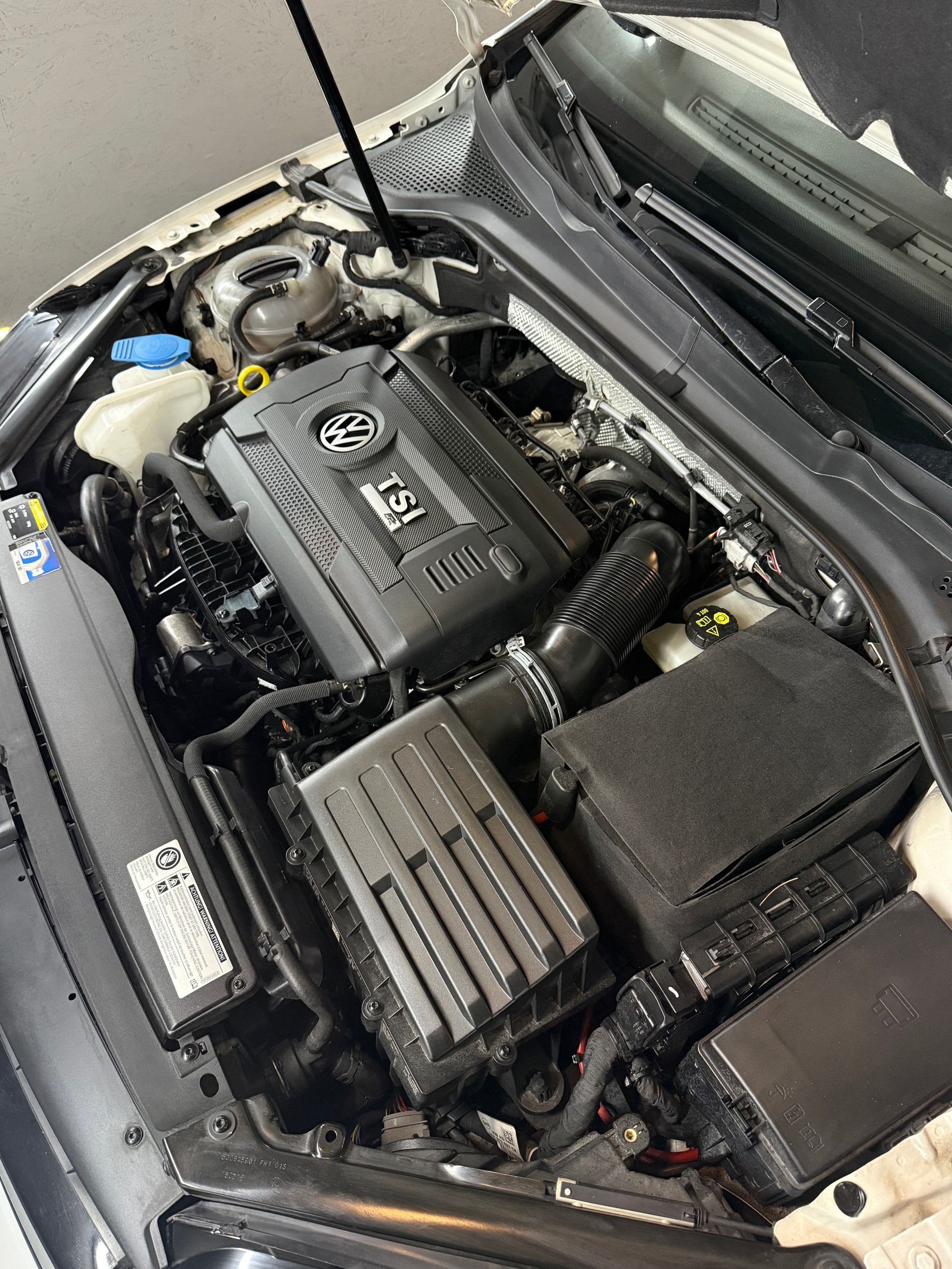 VW Golf Variant 2.0 TSI R 4 Motion DSG-image-24