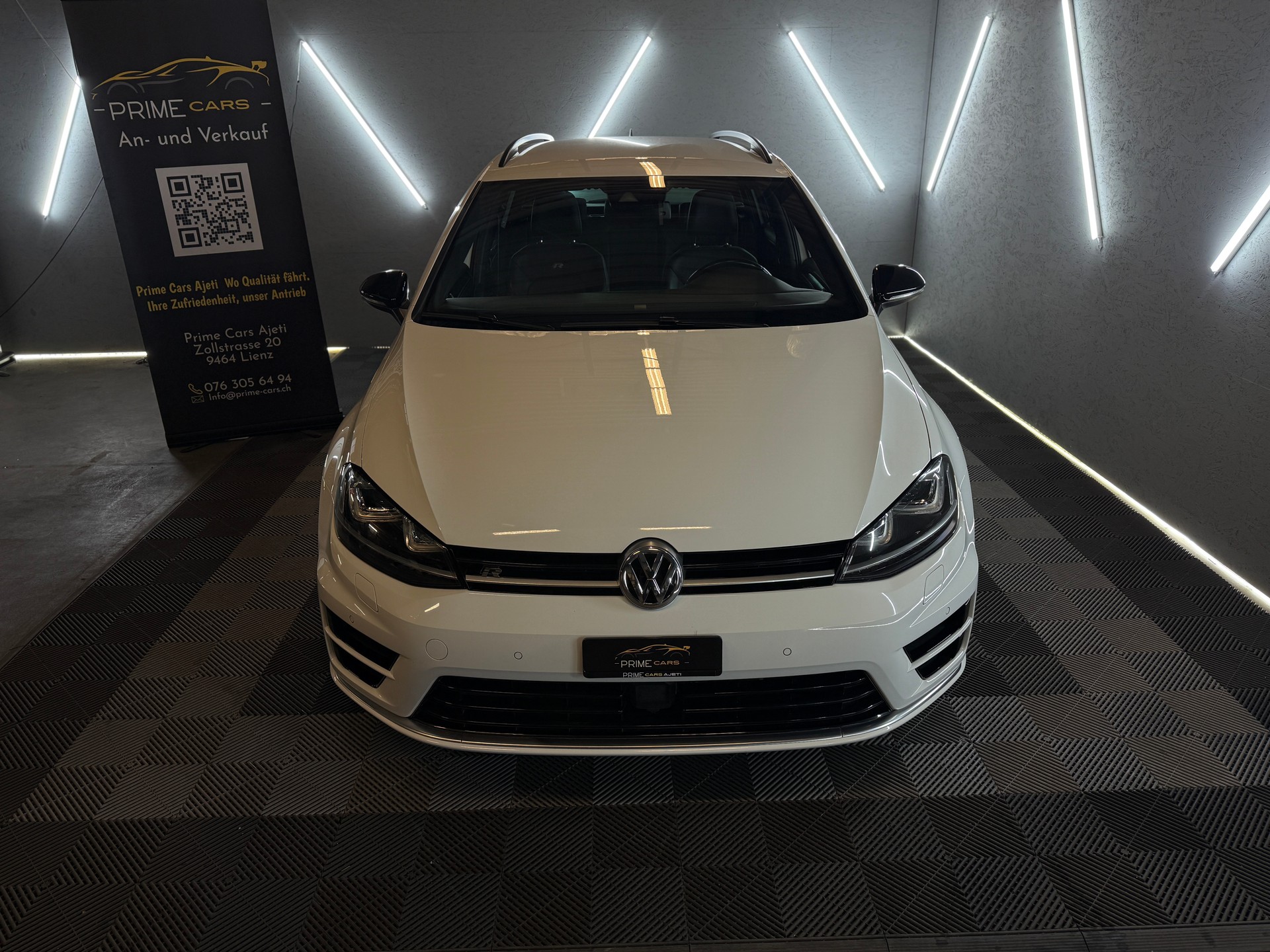 VW Golf Variant 2.0 TSI R 4 Motion DSG-showroom-element-2