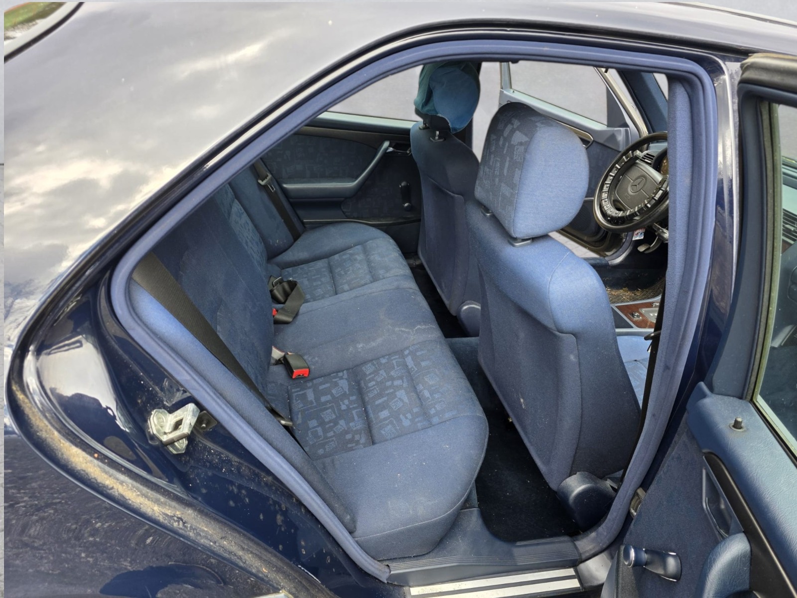 MERCEDES-BENZ C 250 TD Classic-image-11
