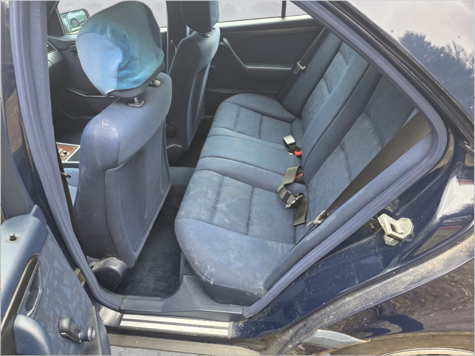 MERCEDES-BENZ C 250 TD Classic-image-12