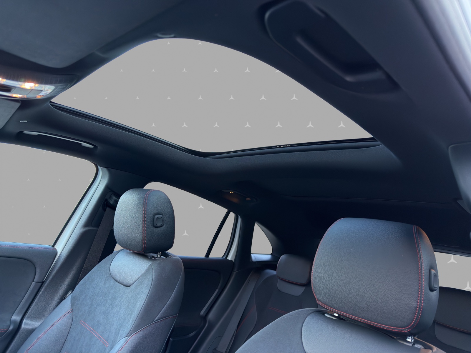 MERCEDES-BENZ GLA 250 4Matic 8G-DCT Swiss Star-image-8