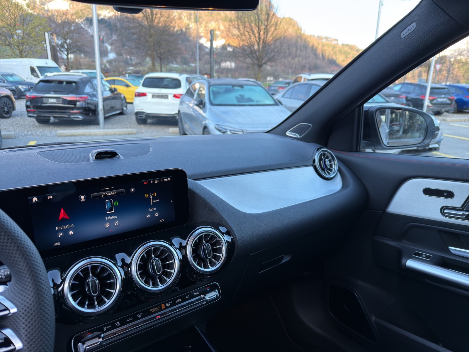 MERCEDES-BENZ GLA 250 4Matic 8G-DCT Swiss Star-image-10