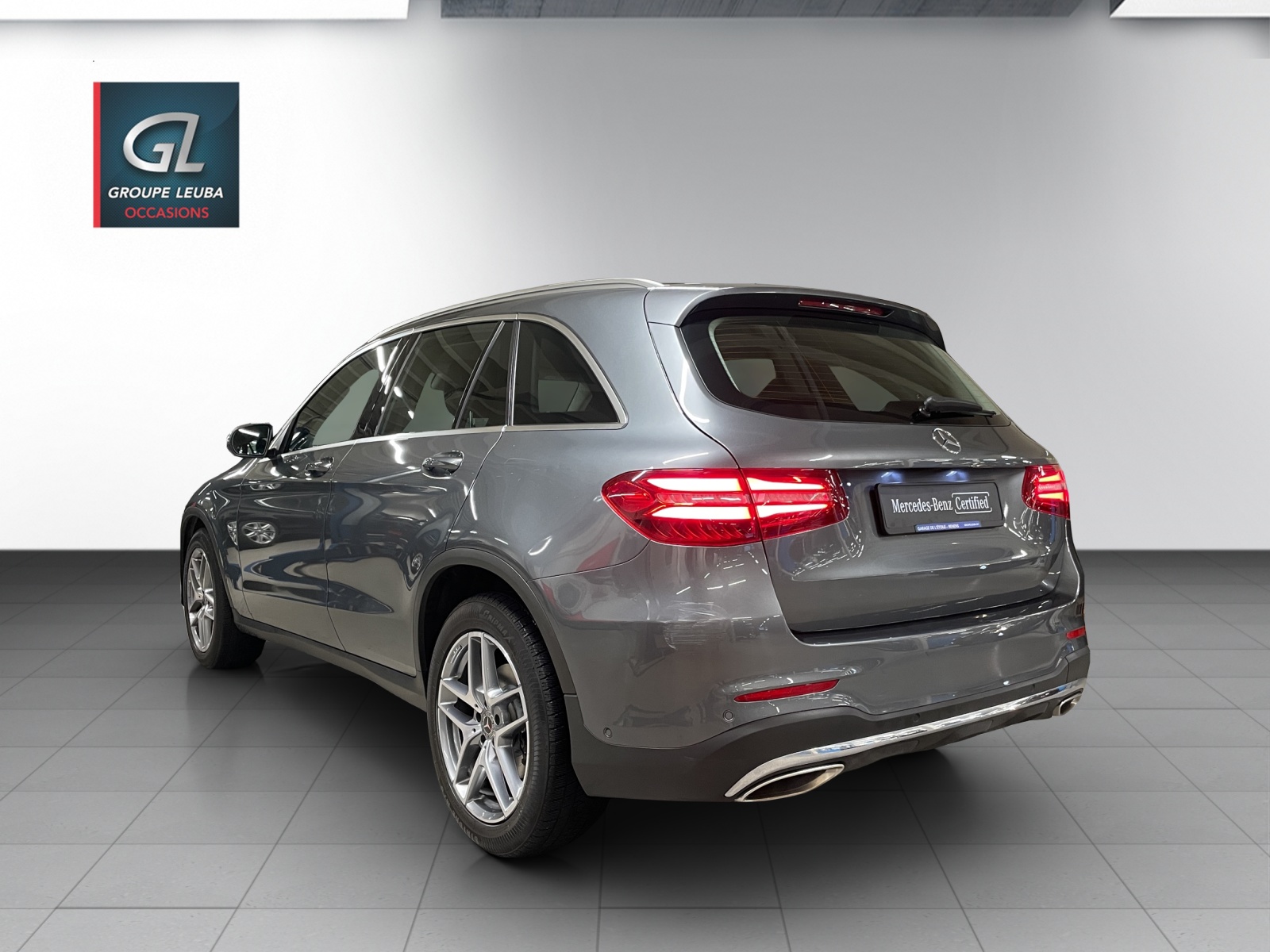 MERCEDES-BENZ GLC 250 AMG Line 4Matic 9G-Tronic-showroom-element-3