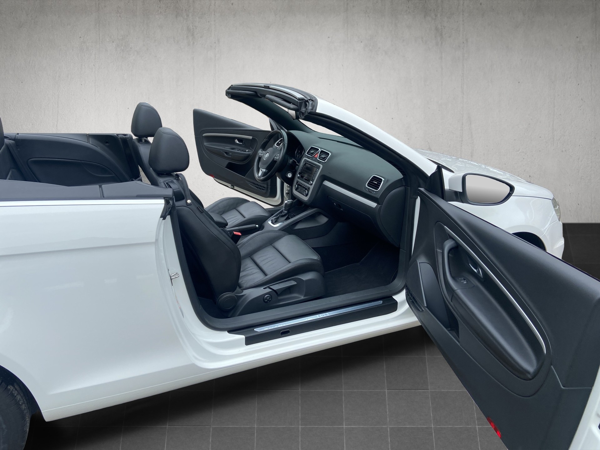 VW Eos 2.0 TDI BlueMotion Technology DSG-image-10