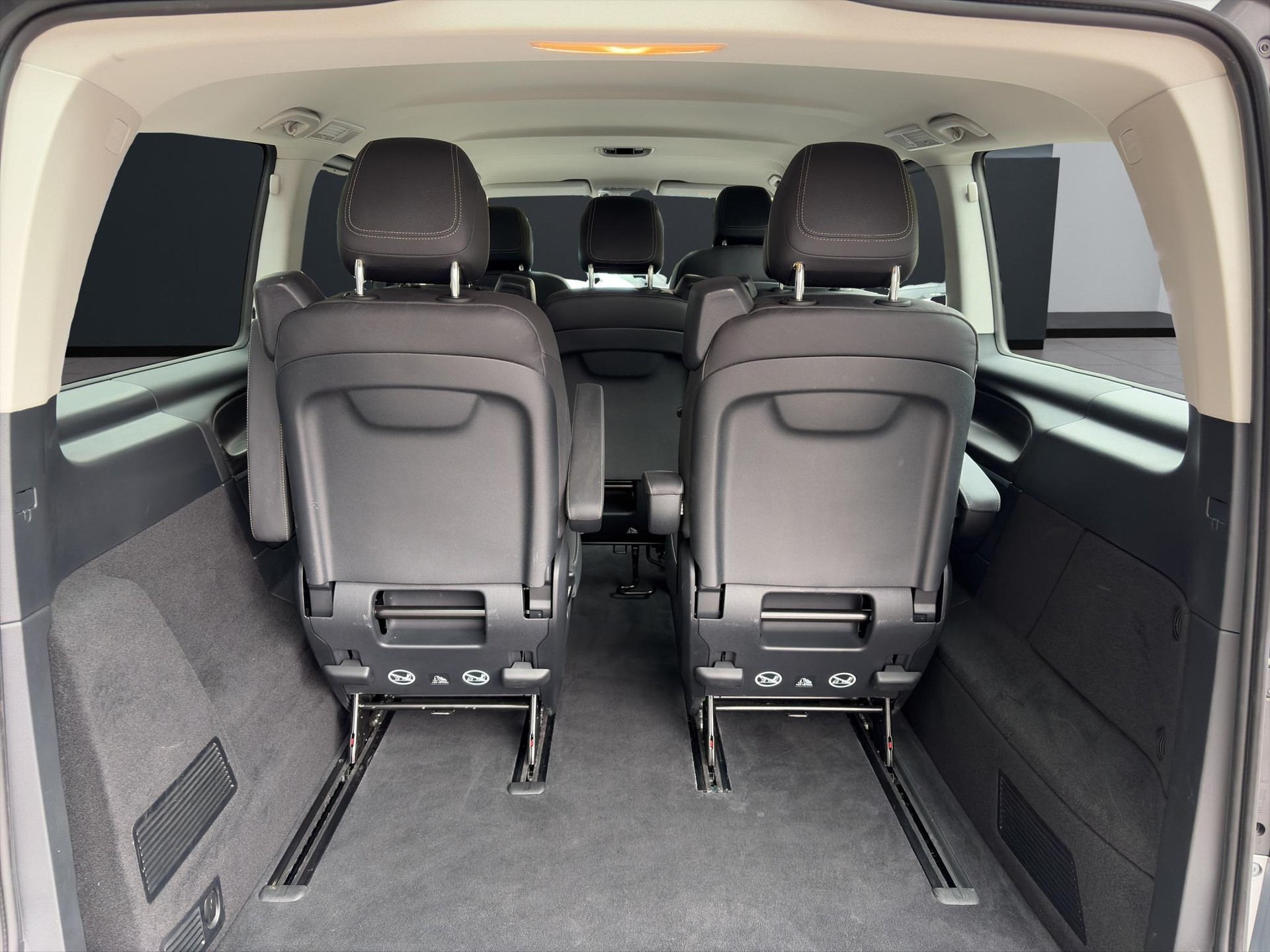 MERCEDES-BENZ V 250 d Avantgarde lang Van-image-13