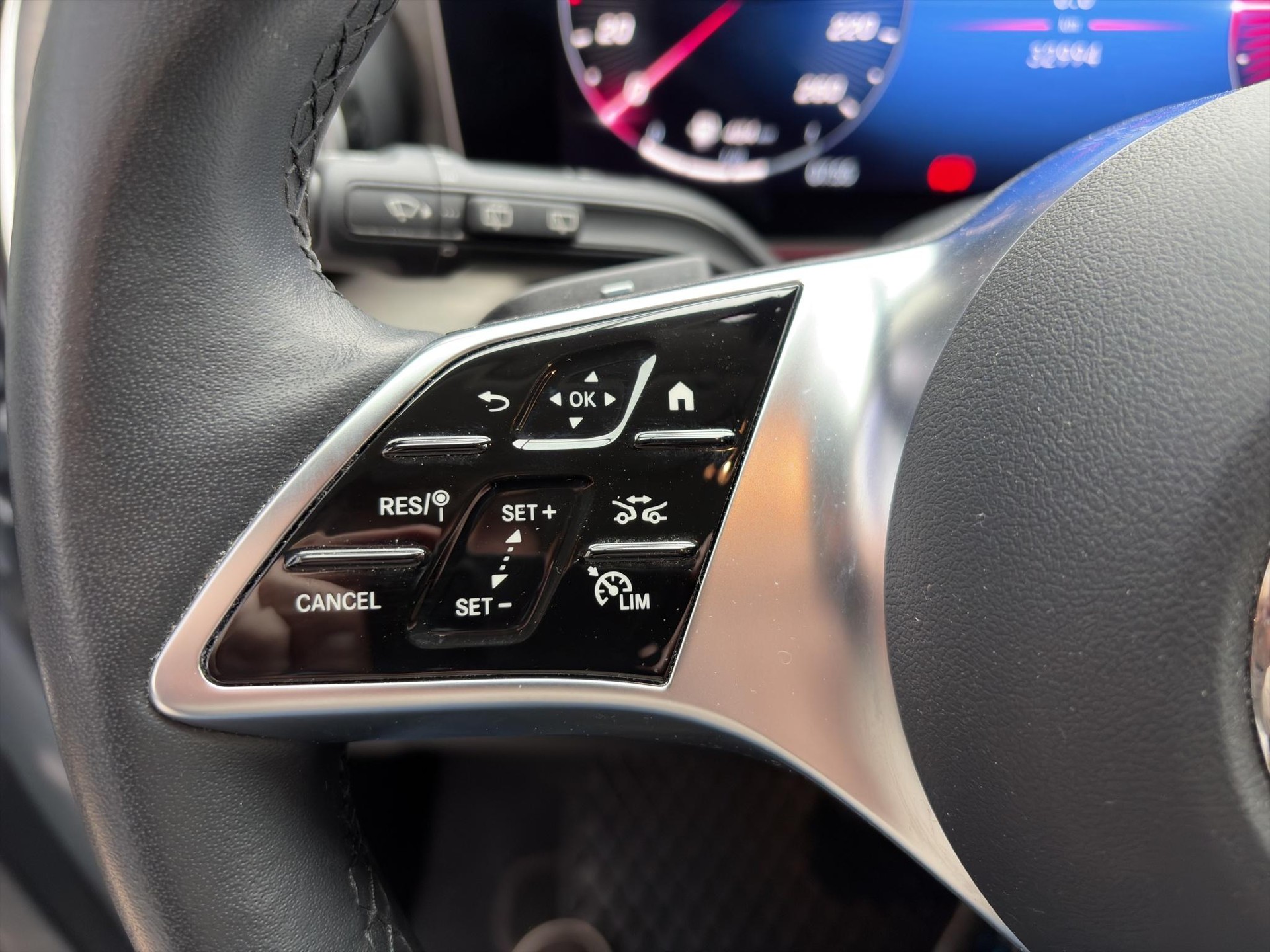 MERCEDES-BENZ V 250 d Avantgarde lang Van-image-9
