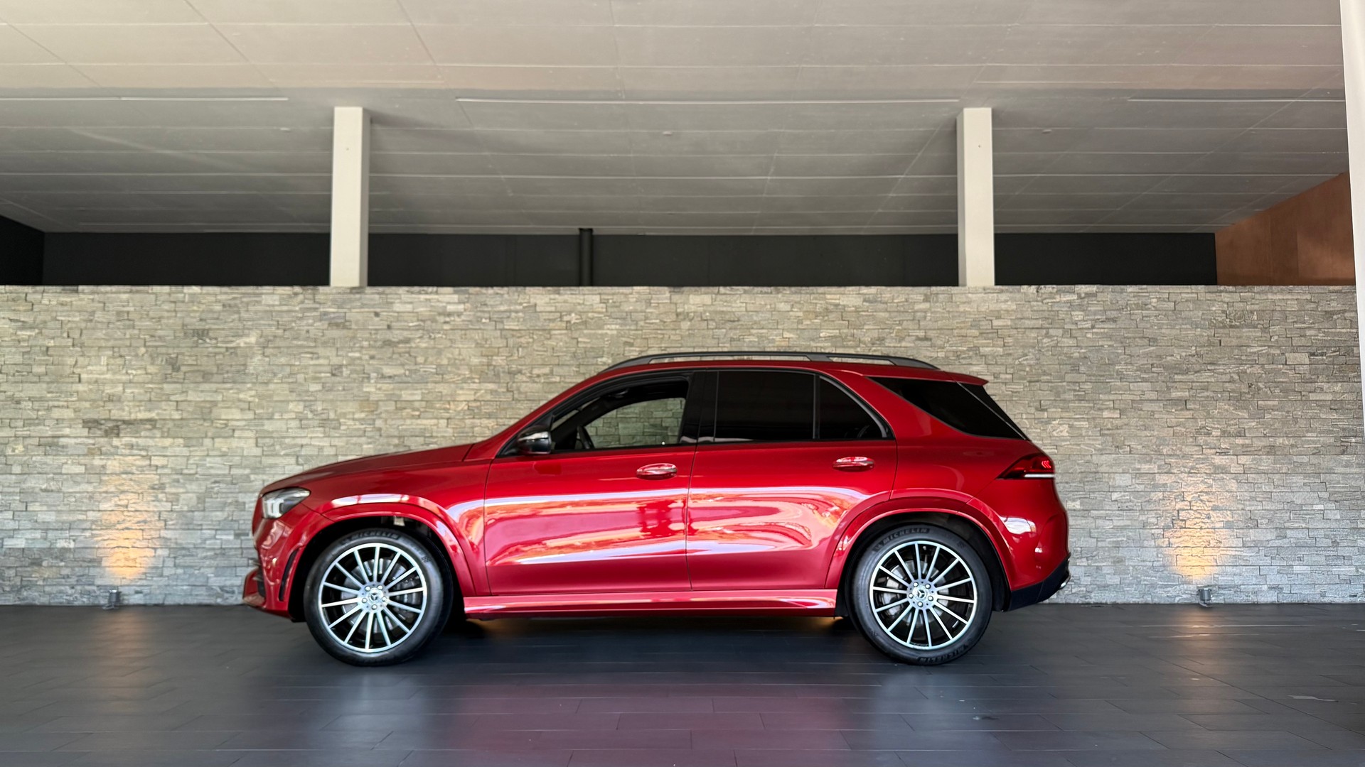 MERCEDES-BENZ GLE 450 4Matic AMG Line 9G-Tronic-showroom-element-1