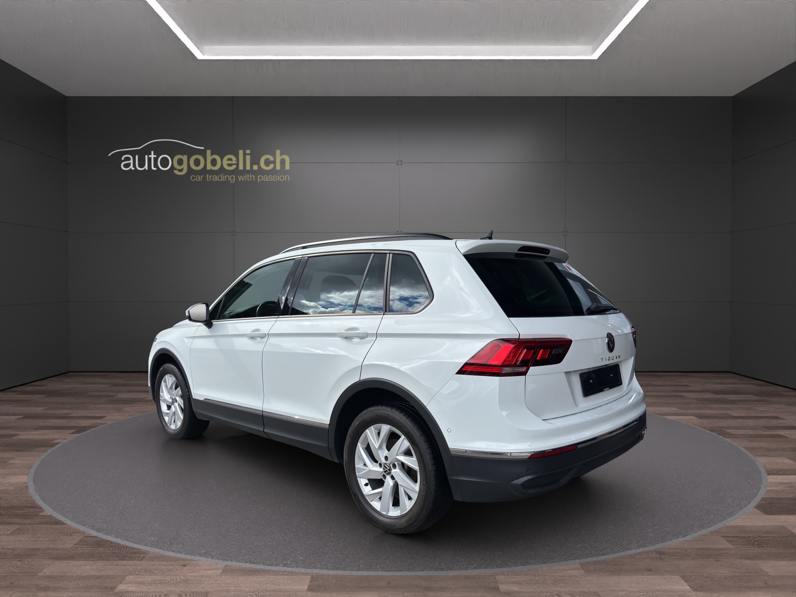 VW Tiguan 2.0TSI Life 4Motion DSG-showroom-element-1