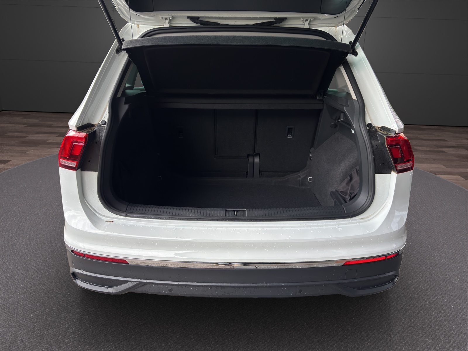 VW Tiguan 2.0TSI Life 4Motion DSG-image-13