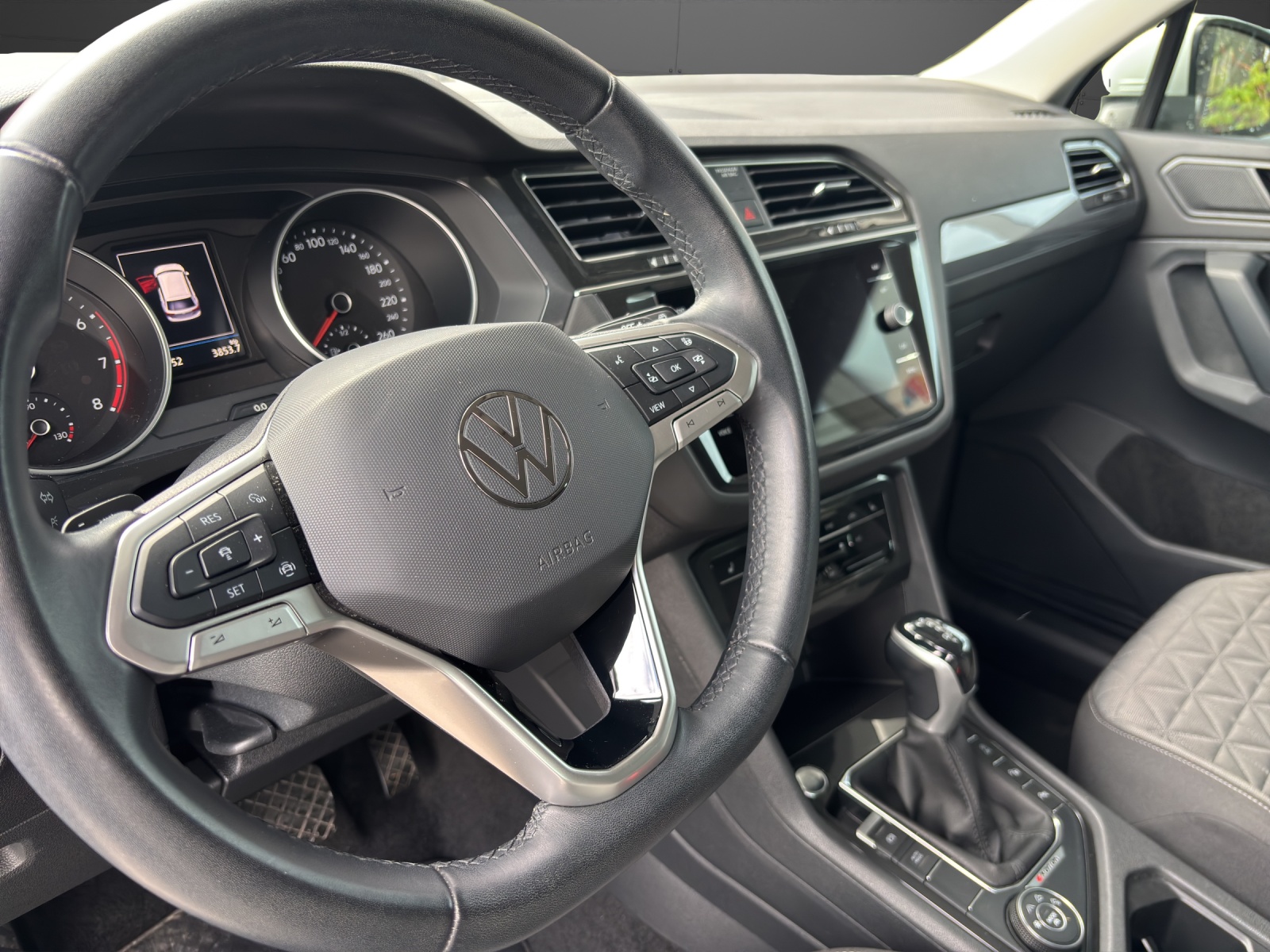 VW Tiguan 2.0TSI Life 4Motion DSG-showroom-element-3