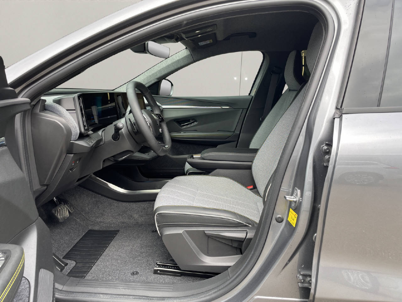 RENAULT Scénic E-Tech techno-showroom-element-3