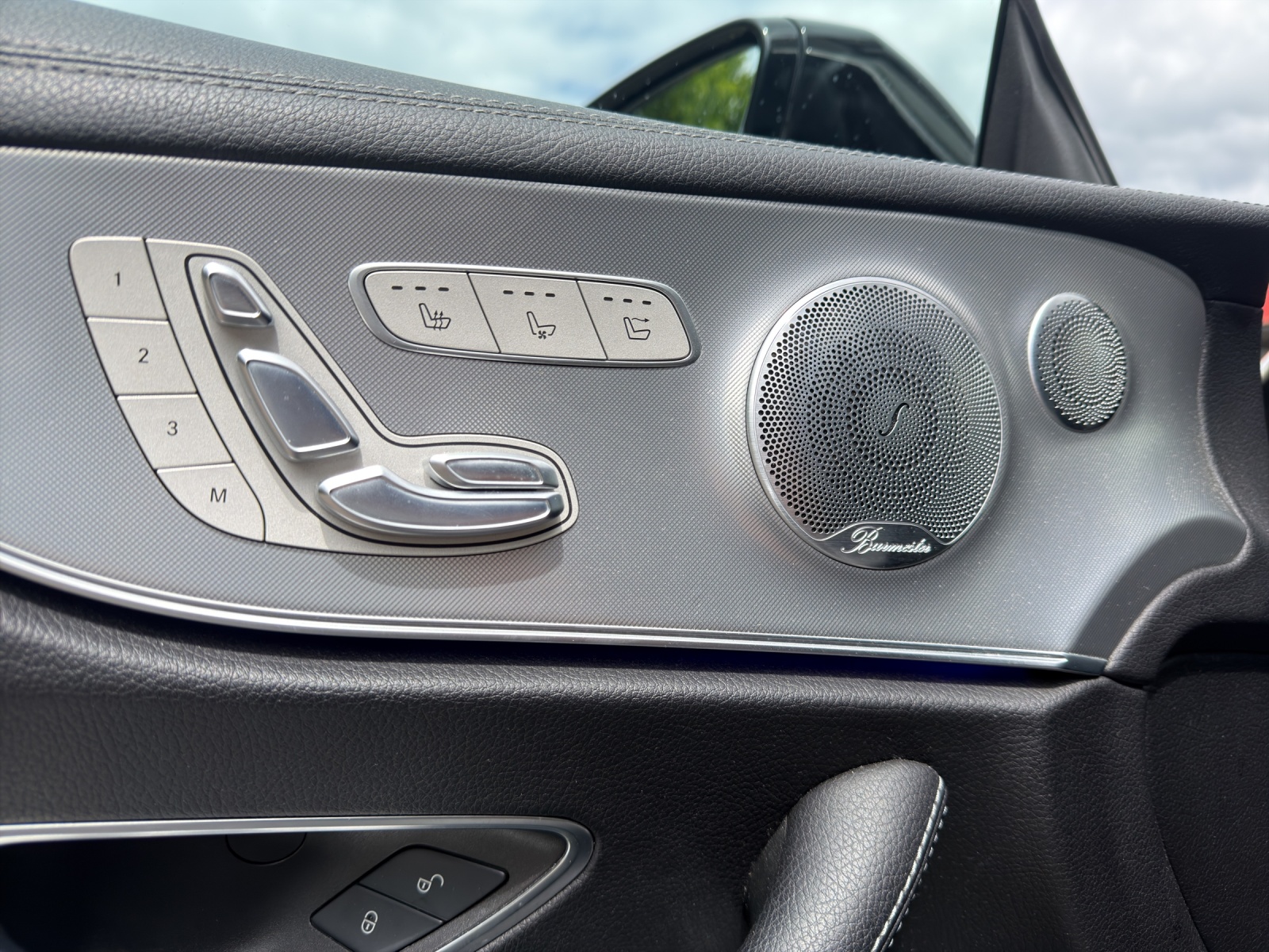 MERCEDES-BENZ E 400 Cabriolet AMG Line 4 Matic 9G-Tronic-image-16
