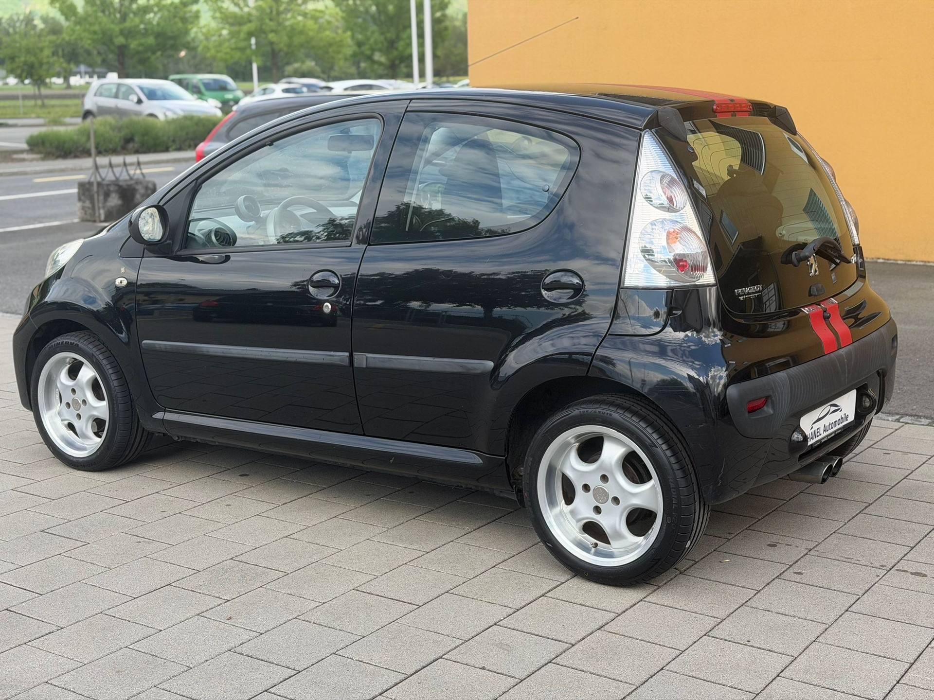 PEUGEOT 107 1.0 Black&Silver BMP5-showroom-element-3