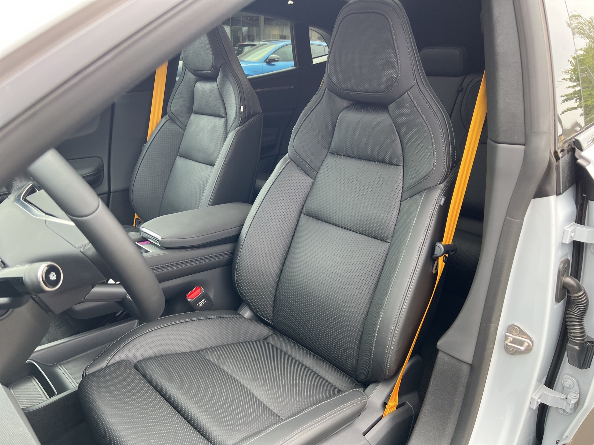 POLESTAR 4 Long Range Dual Motor Performance Plus-image-50
