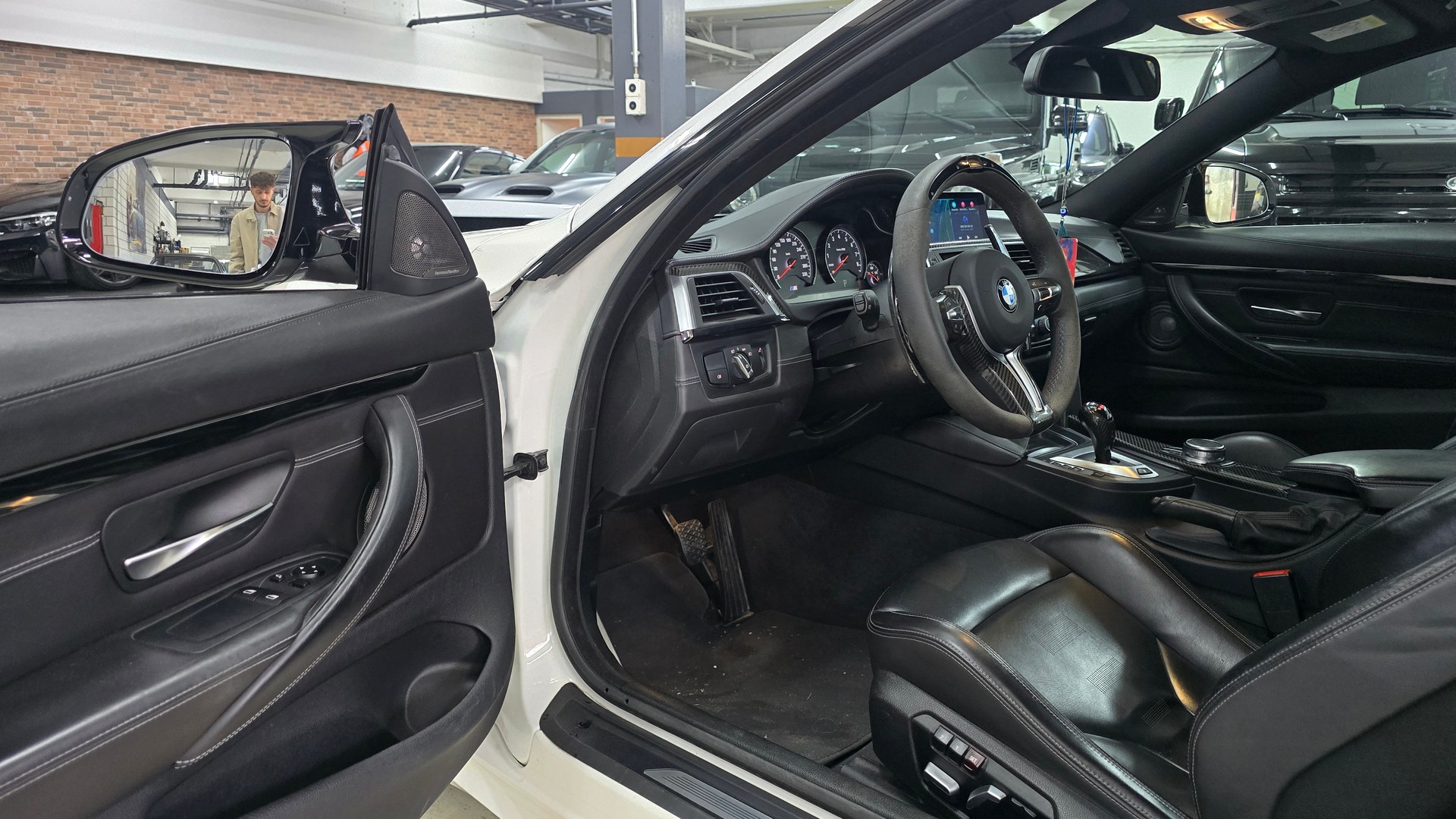 BMW M4 Coupé DKG Competition-image-23