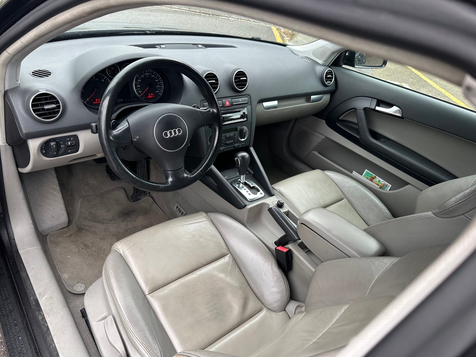 AUDI A3 2.0 TDI Ambition-image-8