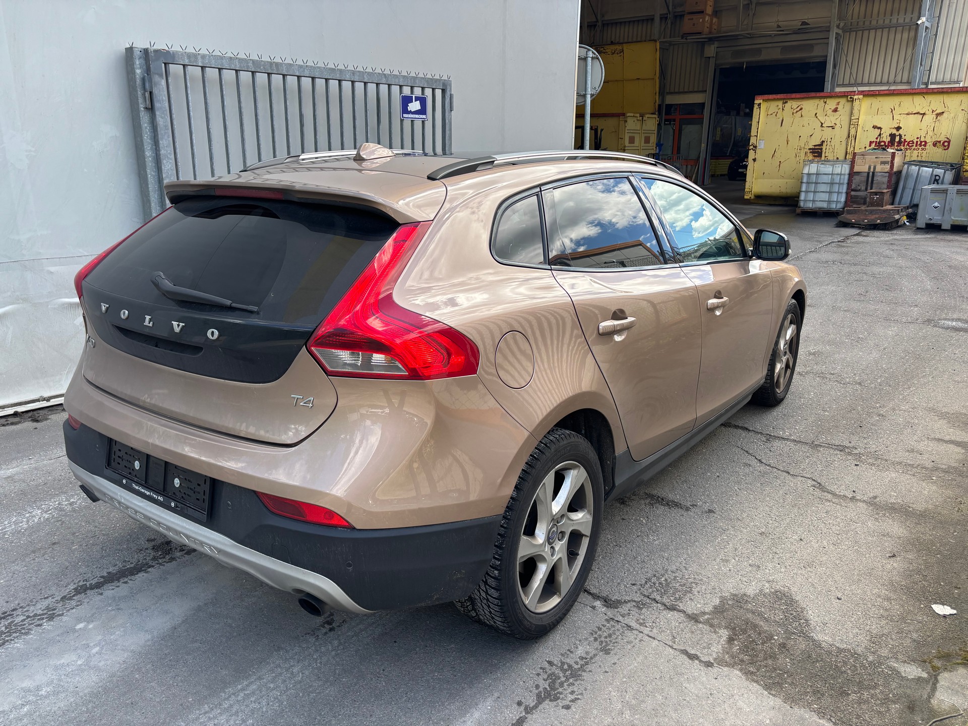 VOLVO V40 Cross Country T4 1.6 Summum-image-2
