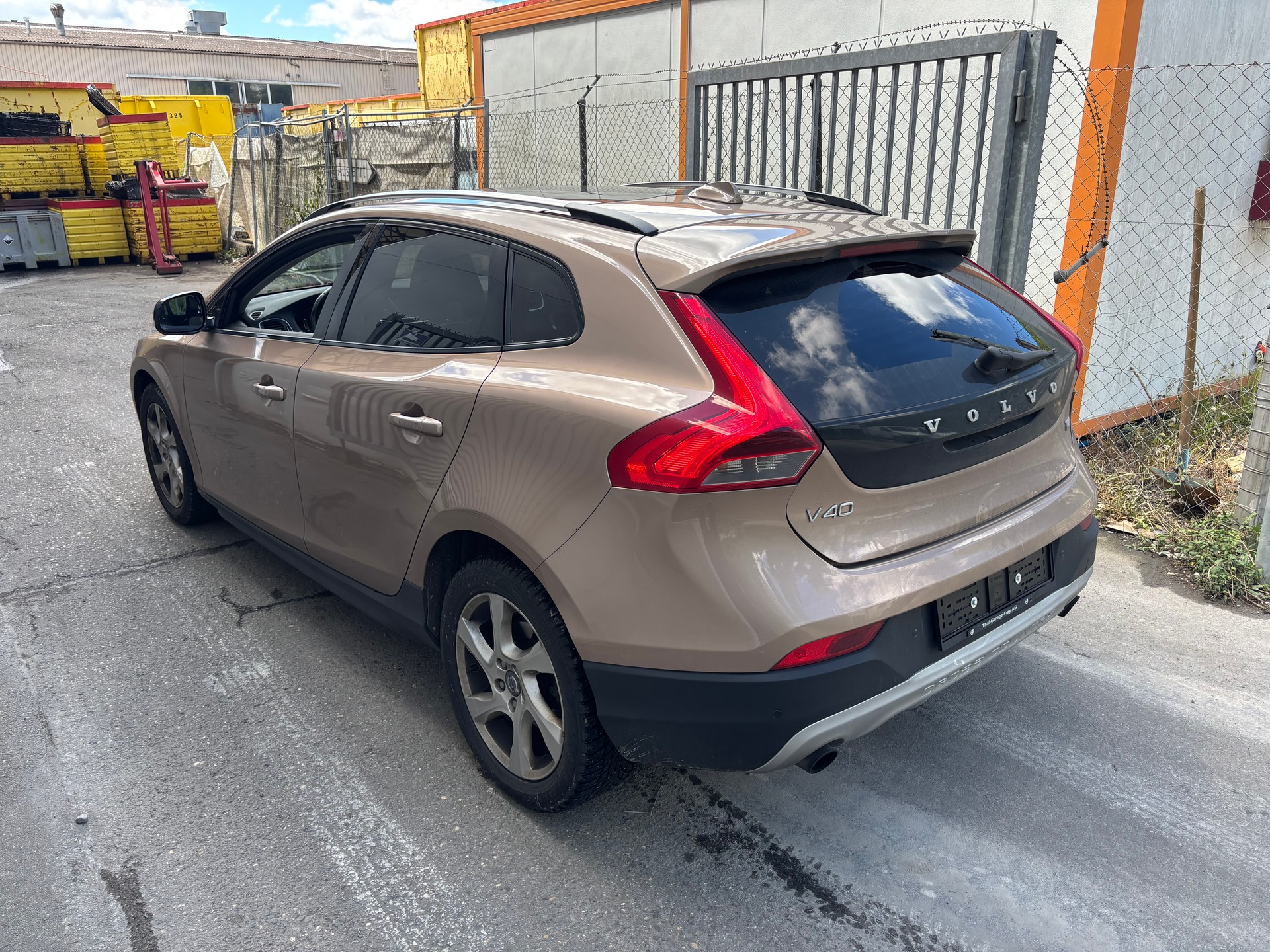 VOLVO V40 Cross Country T4 1.6 Summum-image-3