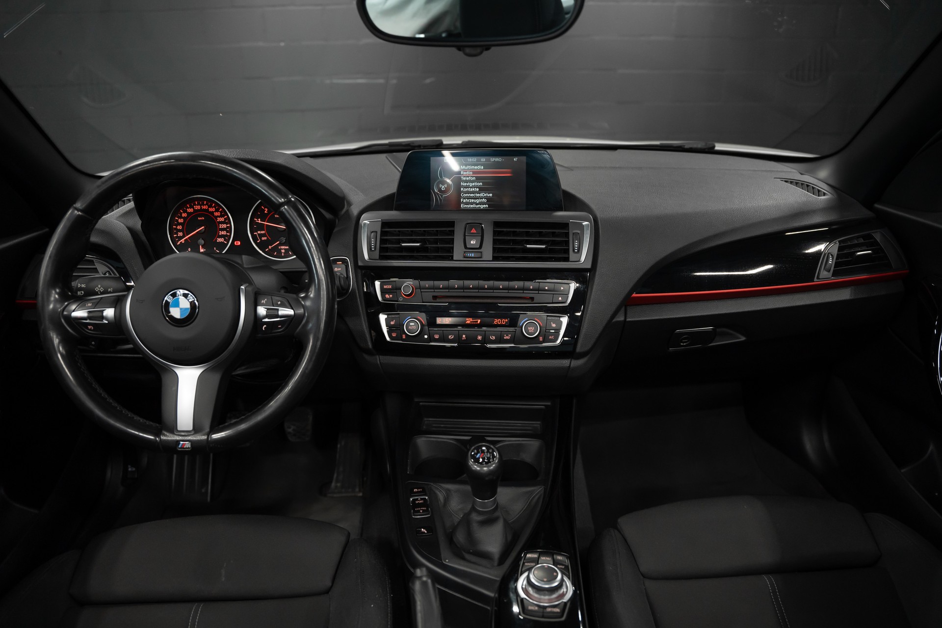 BMW 218i Cabriolet-image-13