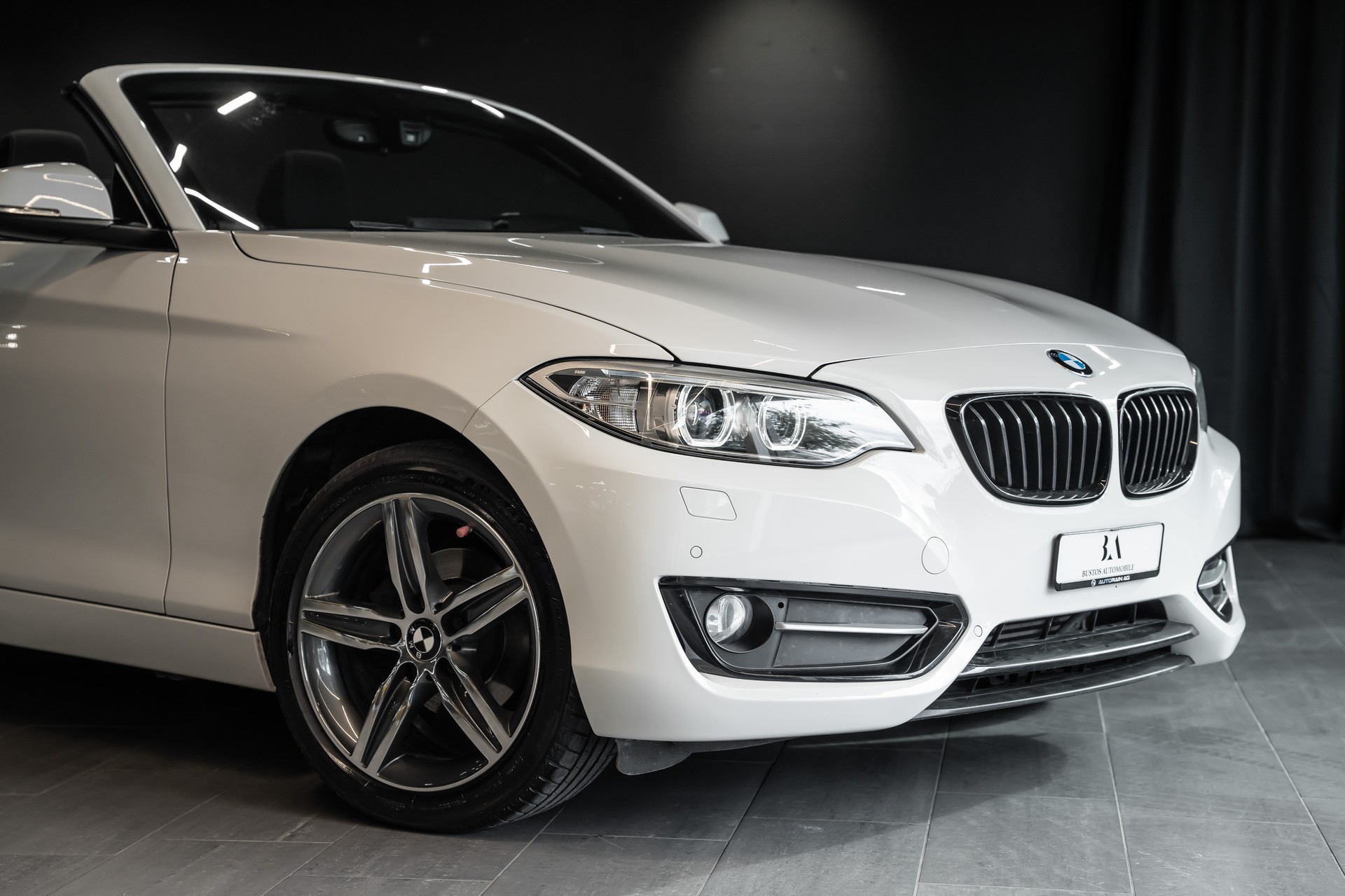 BMW 218i Cabriolet-image-1
