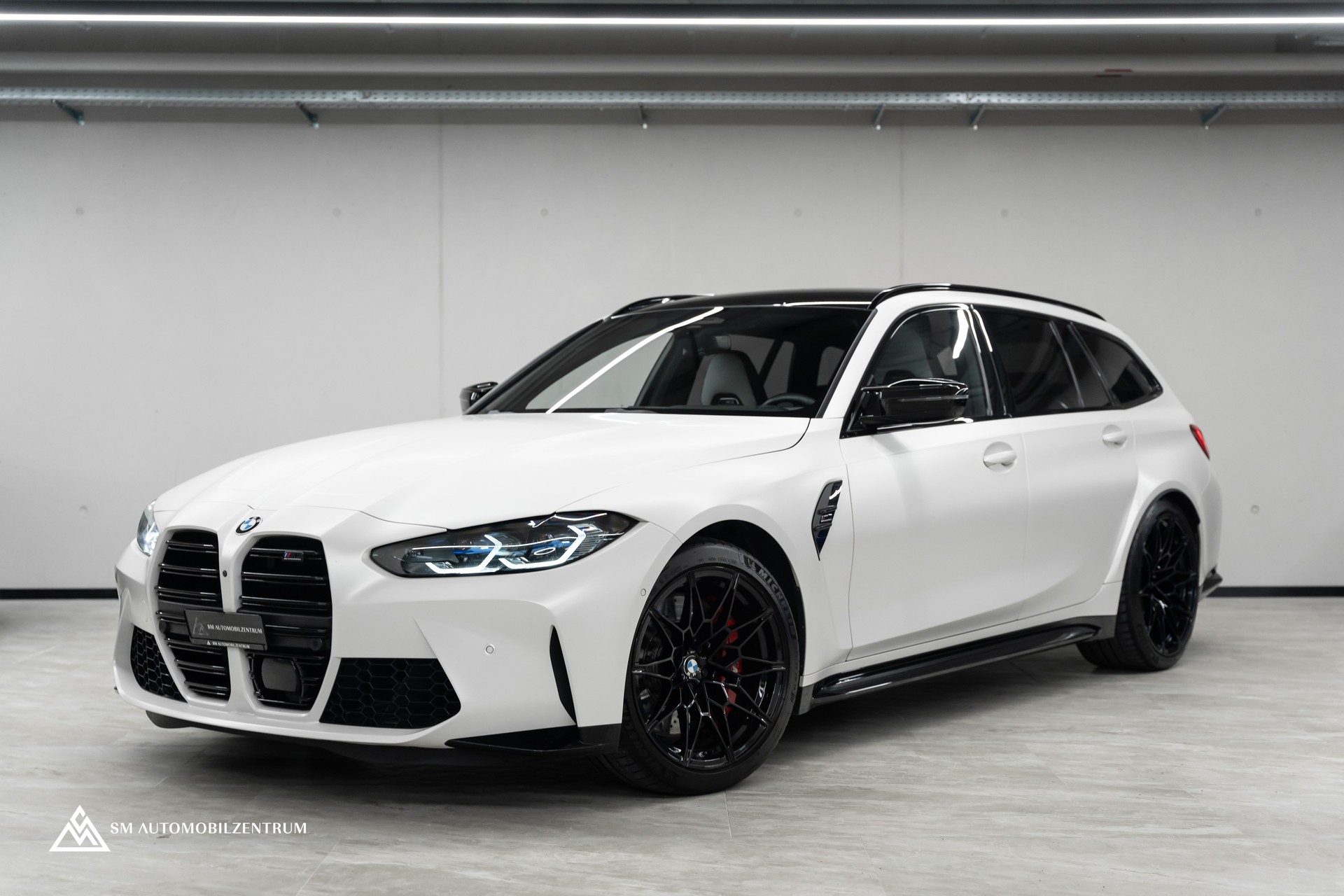 BMW M3 Competition xDrive Touring / Frozen White / Head-Up / 360° / Laserlight