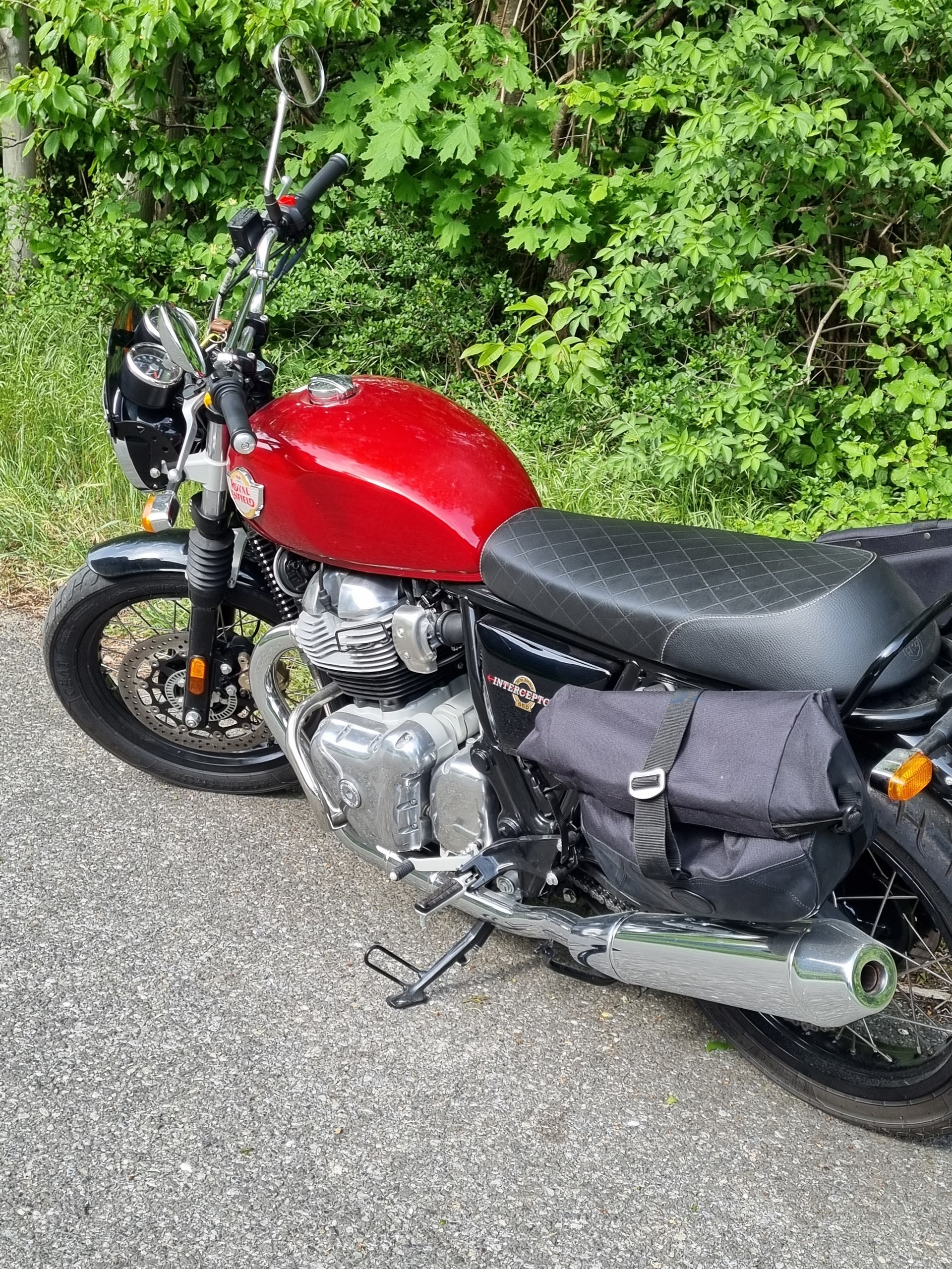 ROYAL ENFIELD INTERCEPTOR 650-image-2