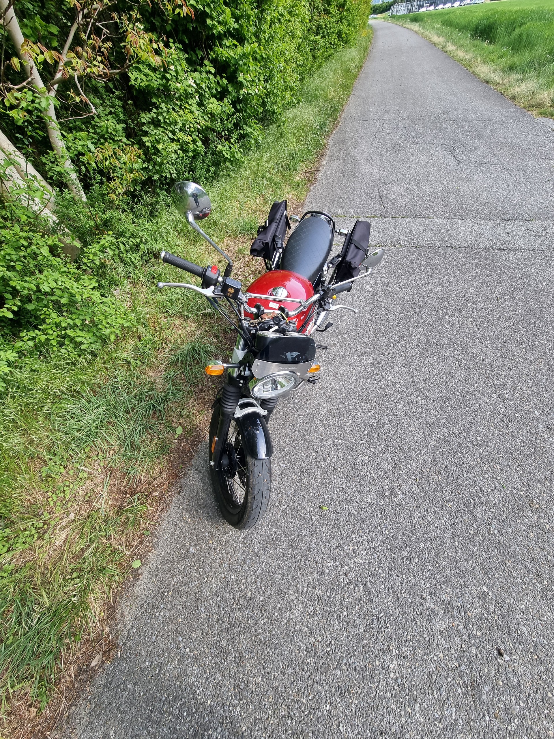 ROYAL ENFIELD INTERCEPTOR 650-image-4
