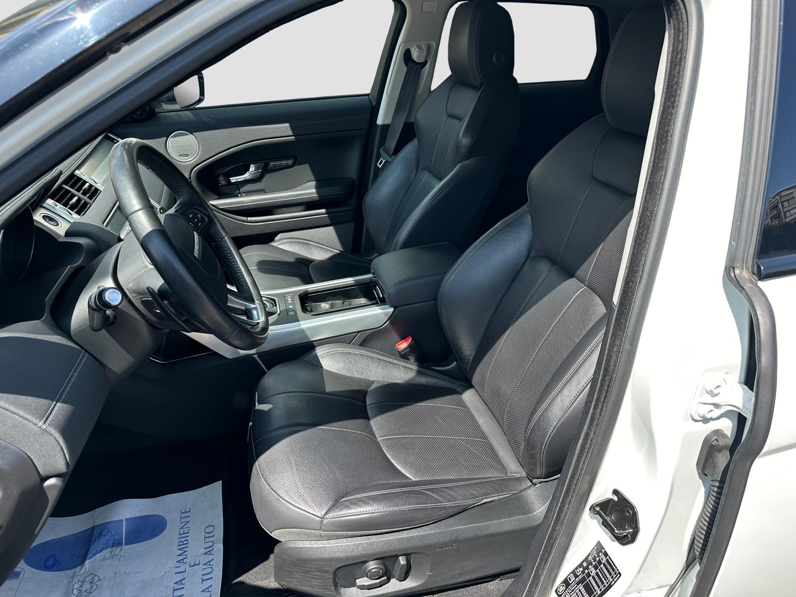 LAND ROVER Range Rover Evoque 2.0 Si4 SE Dynamic AT9-image-7