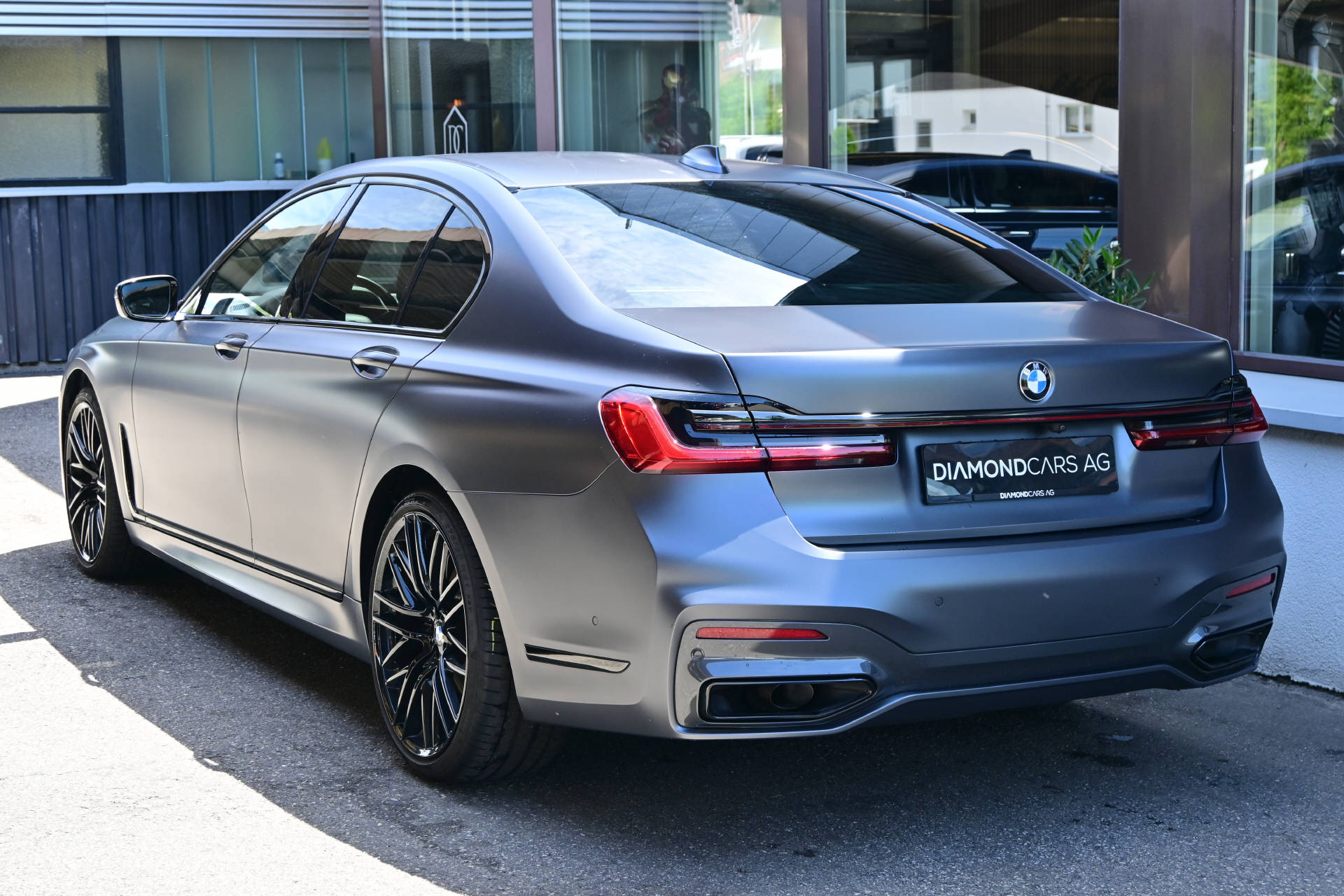 BMW 740d xDrive *M-Sport*Frozen Dark Grey Lackierung*Individual*-image-6