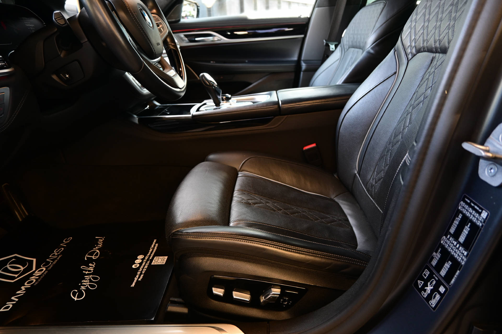 BMW 740d xDrive *M-Sport*Frozen Dark Grey Lackierung*Individual*-image-12