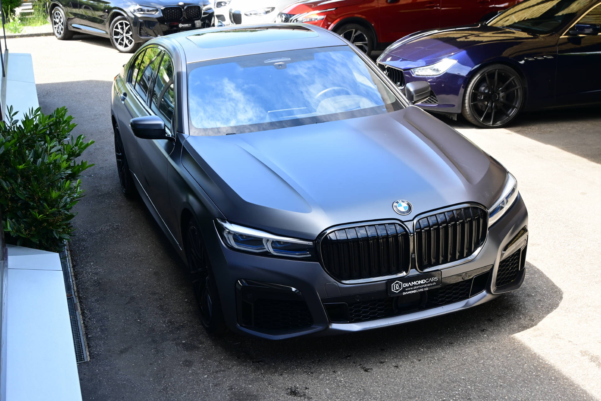BMW 740d xDrive *M-Sport*Frozen Dark Grey Lackierung*Individual*-showroom-element-2