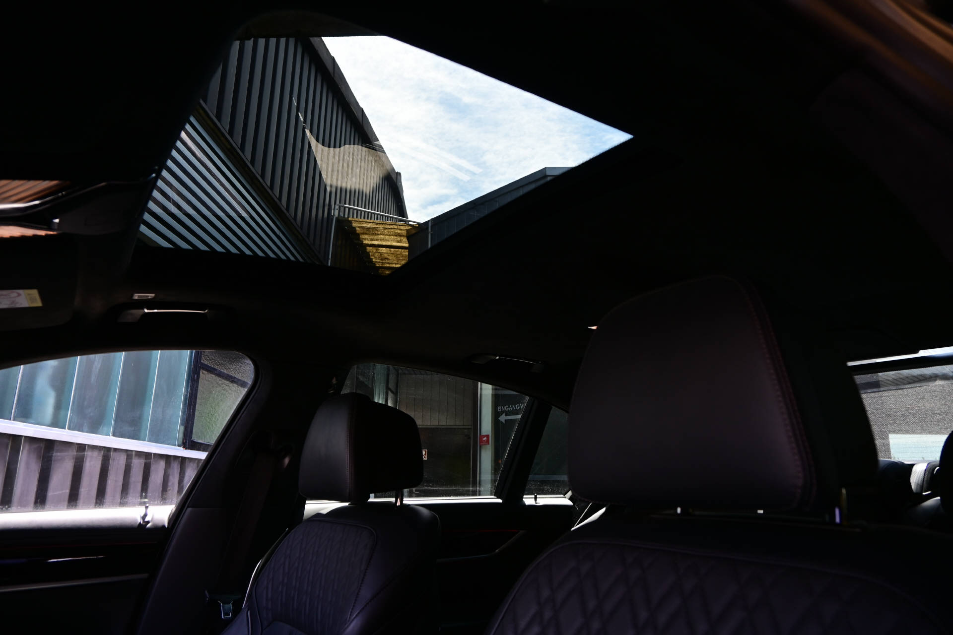 BMW 740d xDrive *M-Sport*Frozen Dark Grey Lackierung*Individual*-image-17