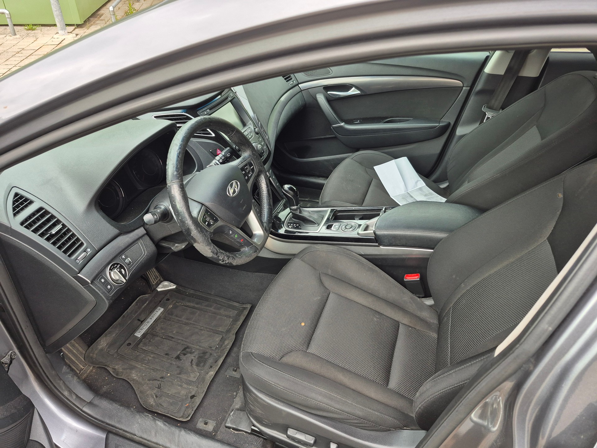 HYUNDAI i40 Wagon 1.7 CRDI Style Automatic-image-7