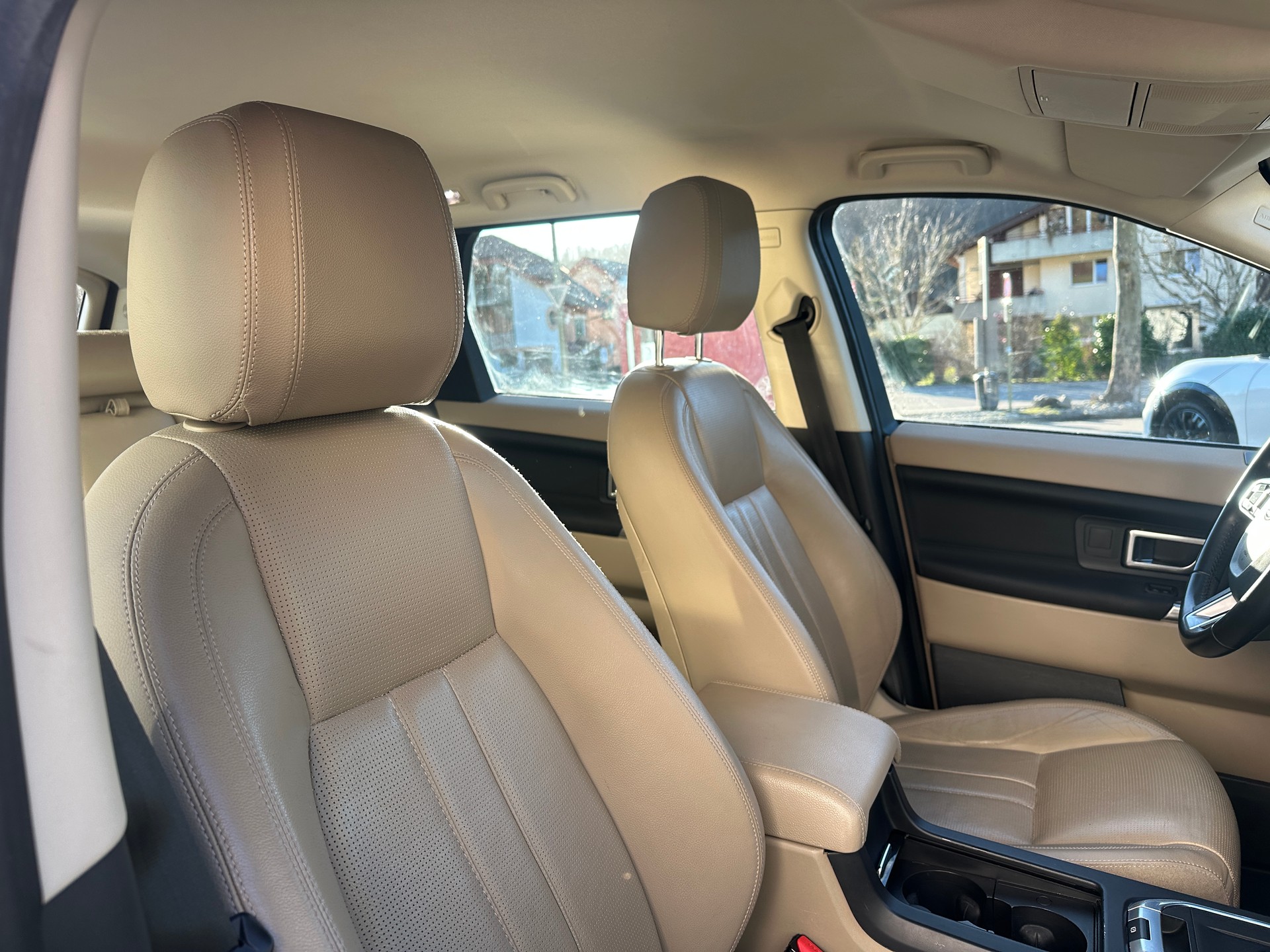 LAND ROVER Discovery Sport 2.0 TD4 HSE AT9-image-16