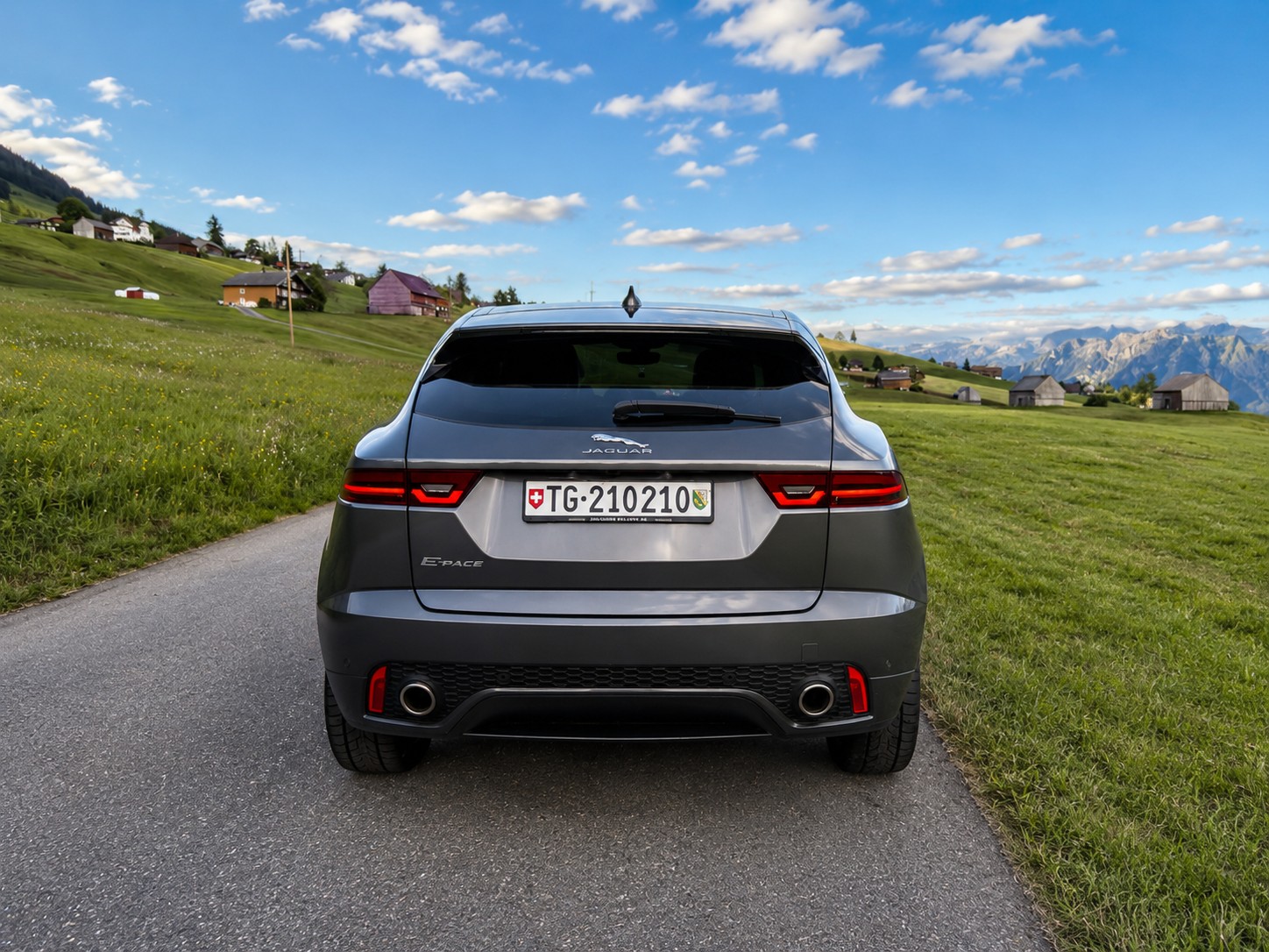 JAGUAR 2.0 D 180 R-Dynamic HSE AWD-image-5