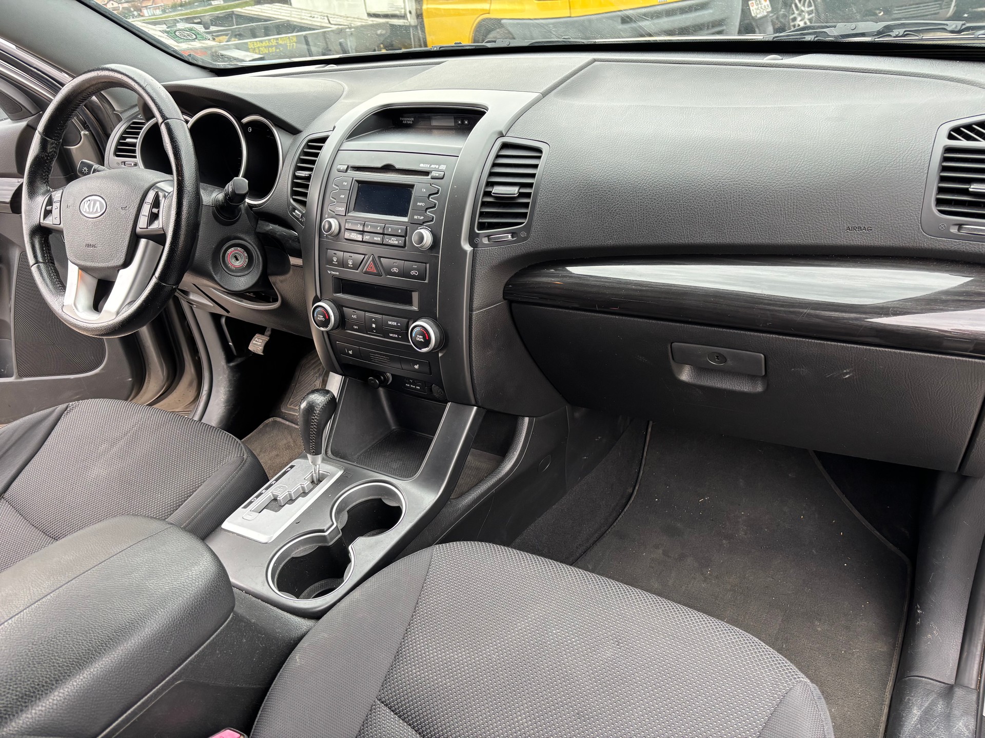 KIA Sorento 2.2 CRDI Style-image-10
