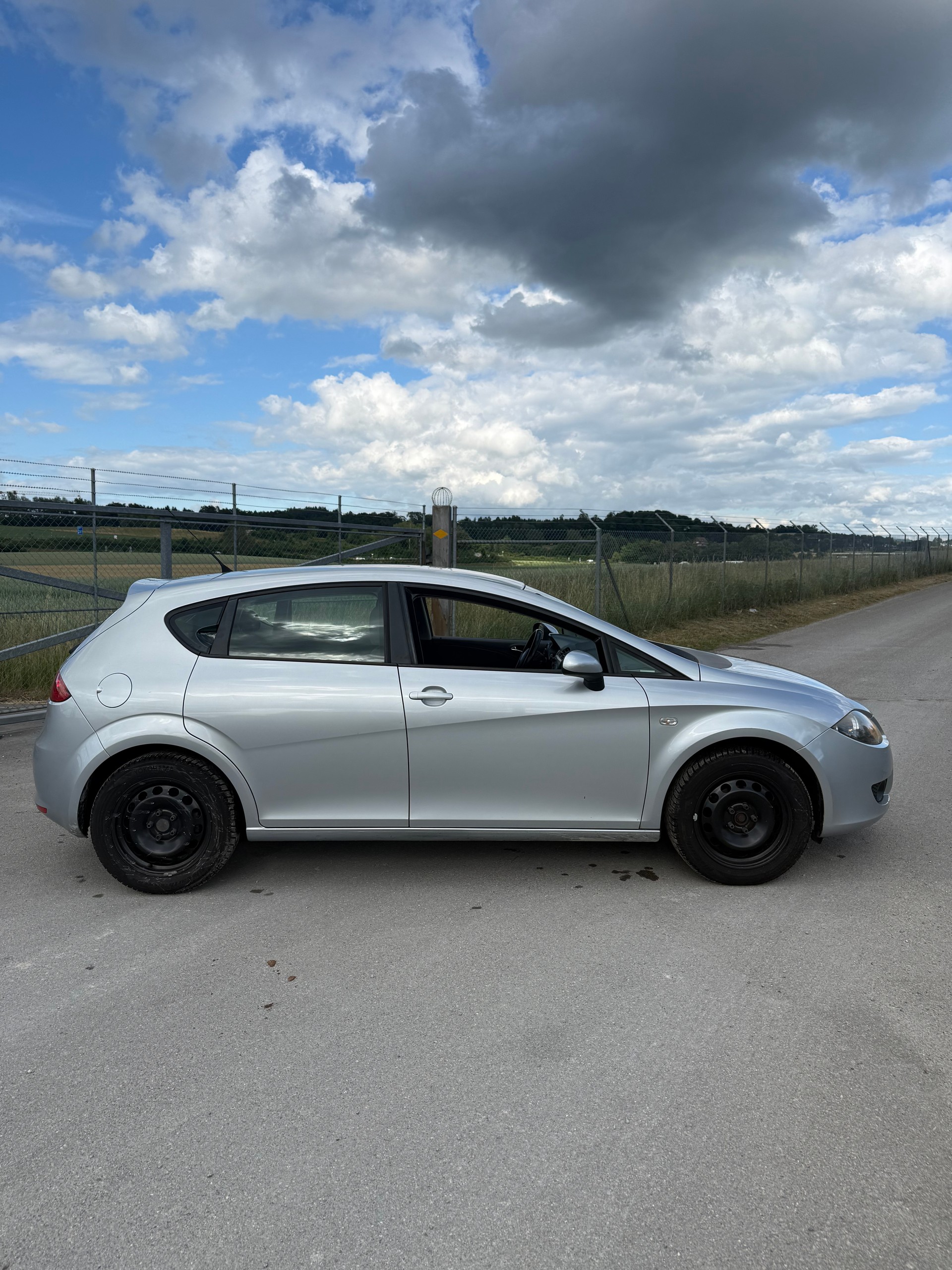SEAT Leon 1.6 Reference-image-5