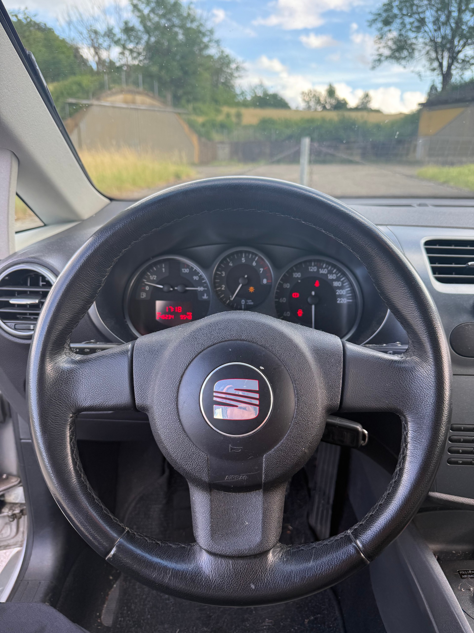 SEAT Leon 1.6 Reference-image-9