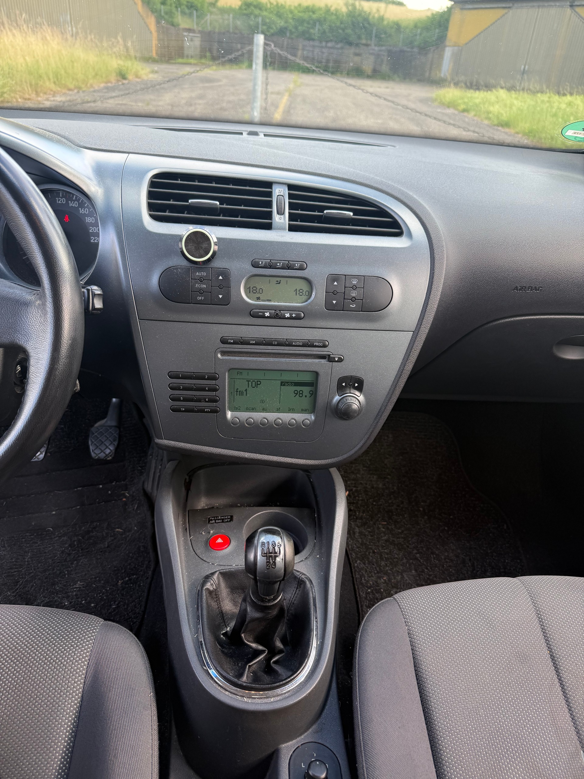 SEAT Leon 1.6 Reference-image-8