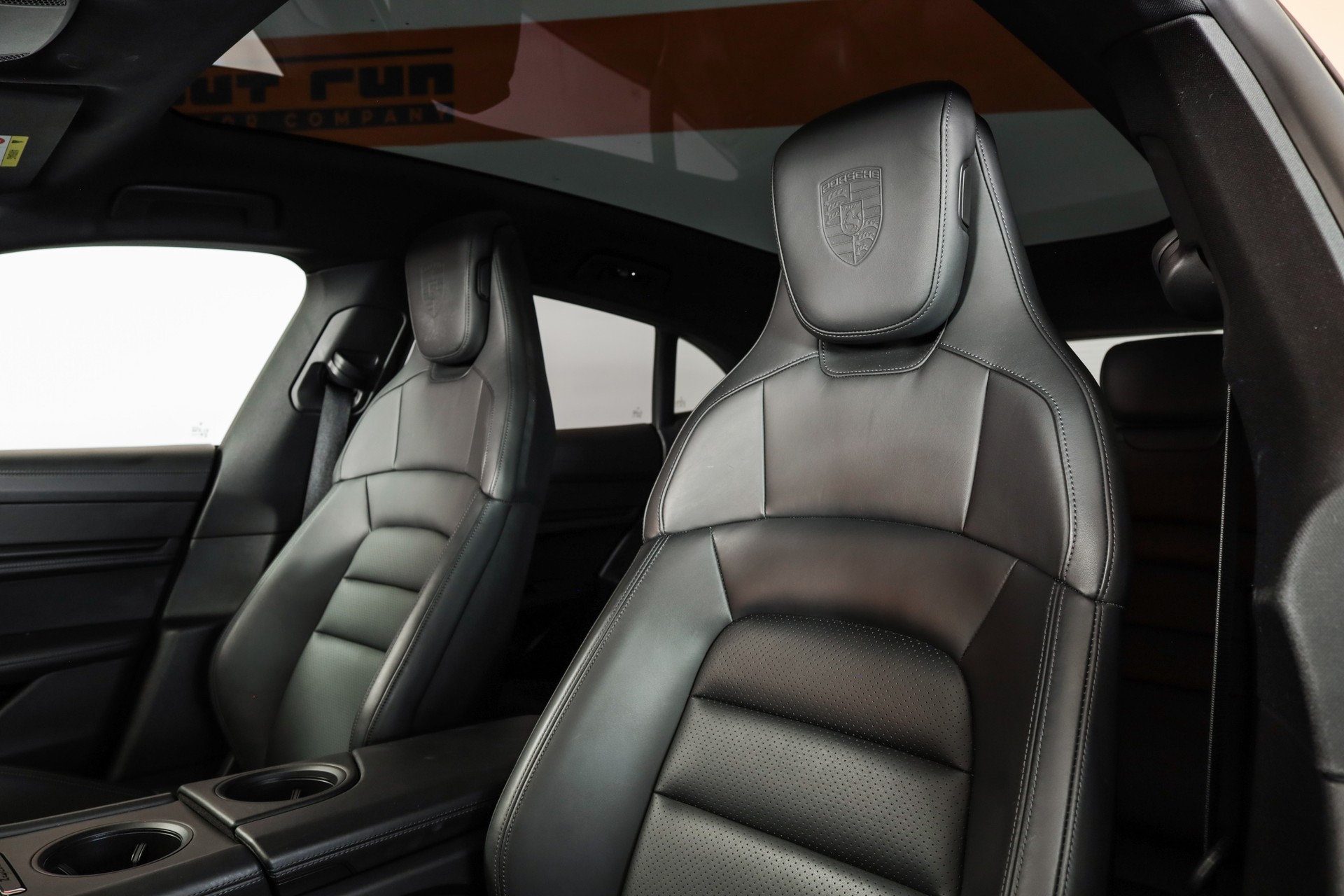 PORSCHE Taycan 4S Cross Turismo-image-15