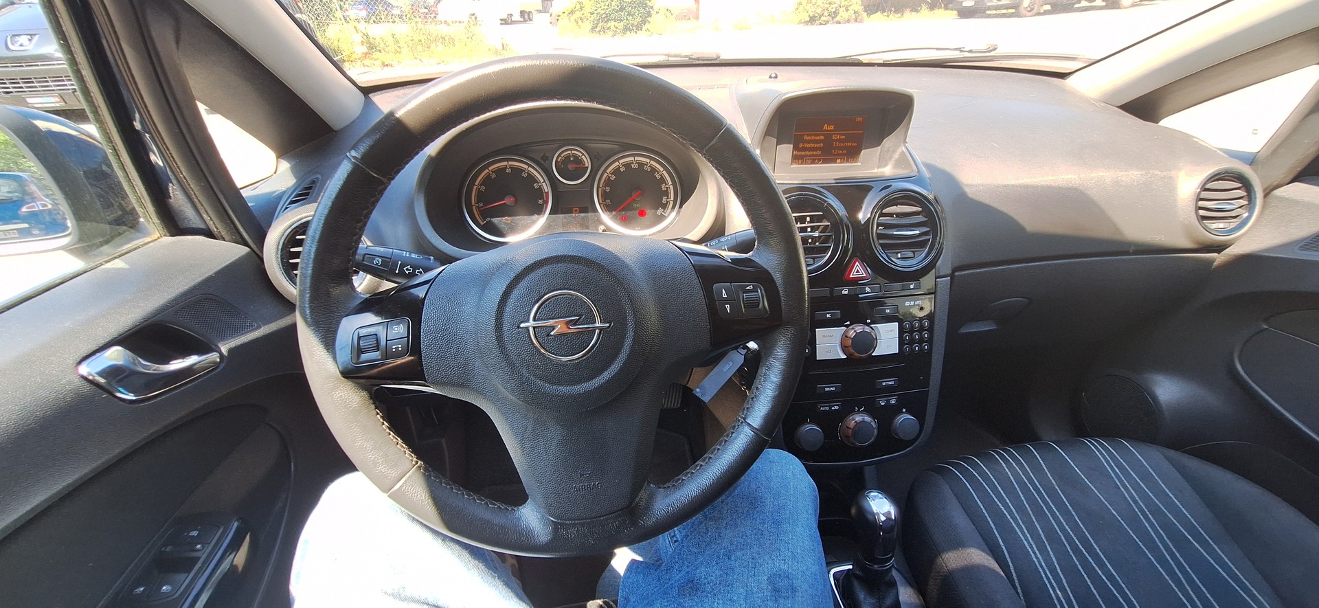 OPEL Corsa 1.4 TP Enjoy Automatic-image-27