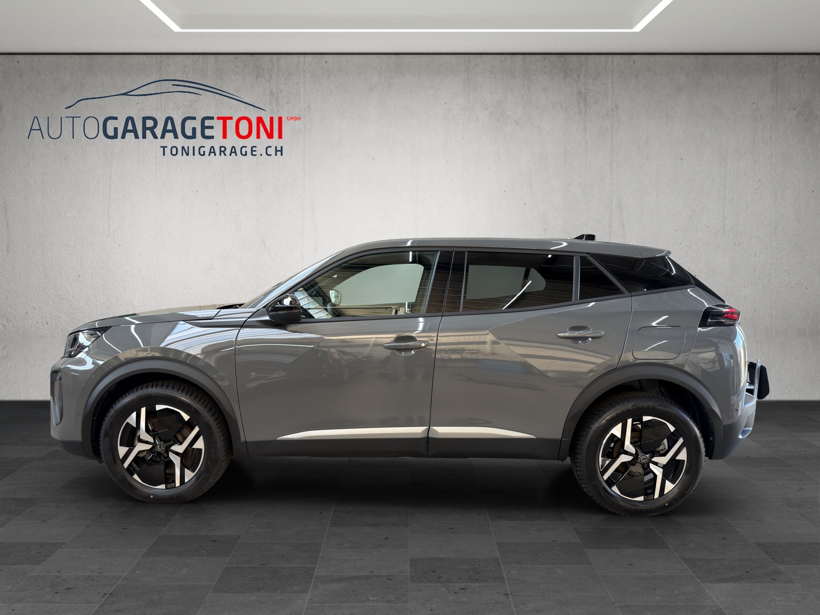 PEUGEOT 2008 1.2 145 MHEV Allure Premium-showroom-element-3