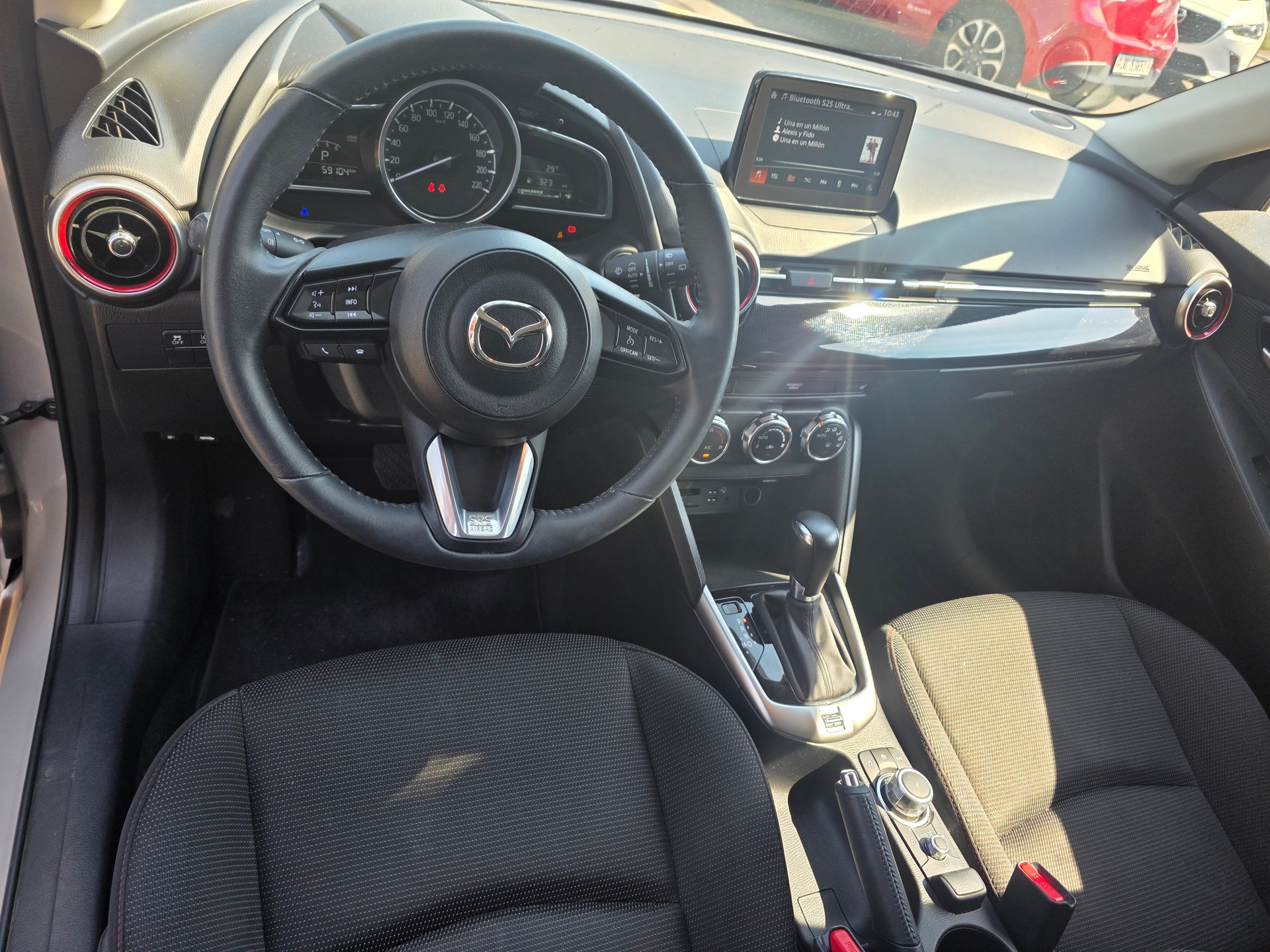 MAZDA 2 SKYACTIV-G 90 Homura Automat-image-5