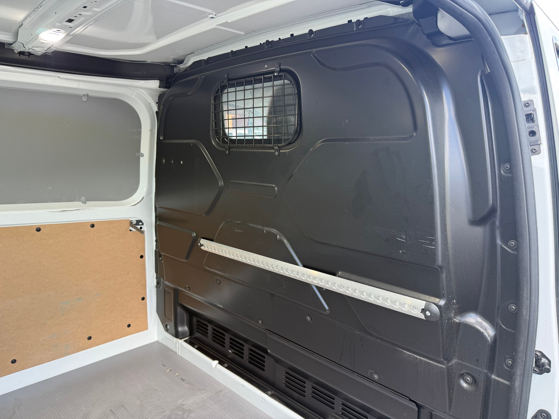 FORD Transit Custom Van 280 L1H1 Trend A-image-6
