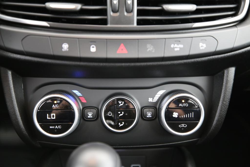 FIAT Tipo SW 1.5 Hybrid Swiss Cross-image-8