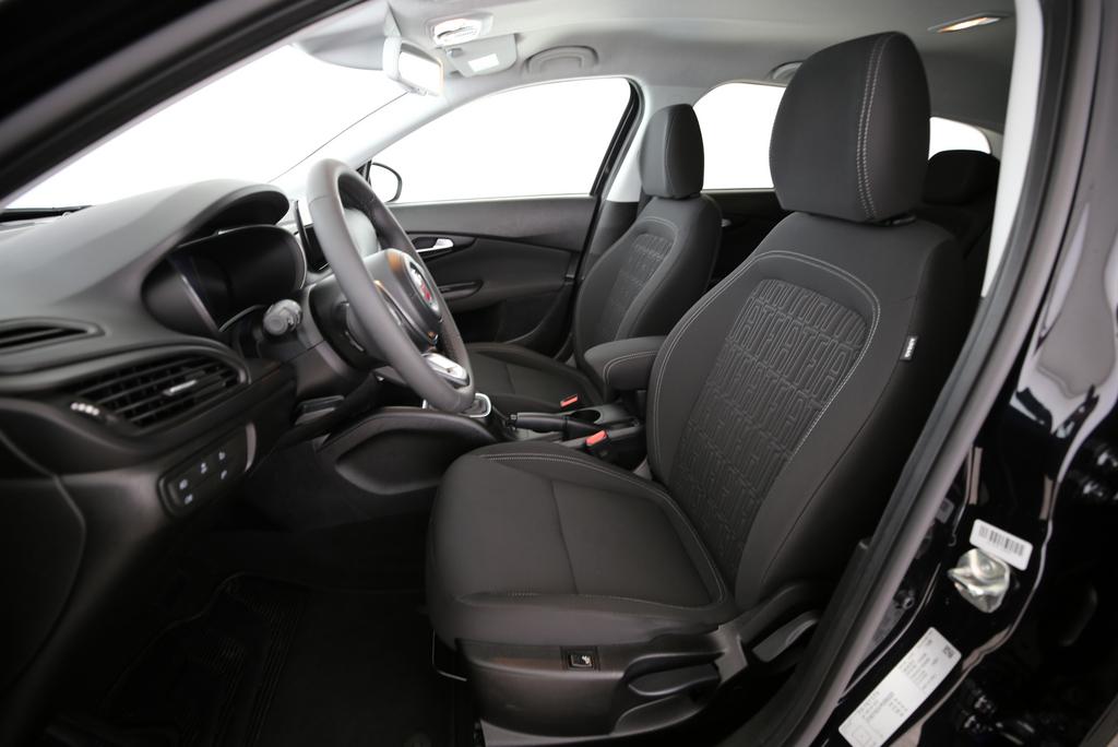 FIAT Tipo SW 1.5 Hybrid Swiss Cross-showroom-element-3