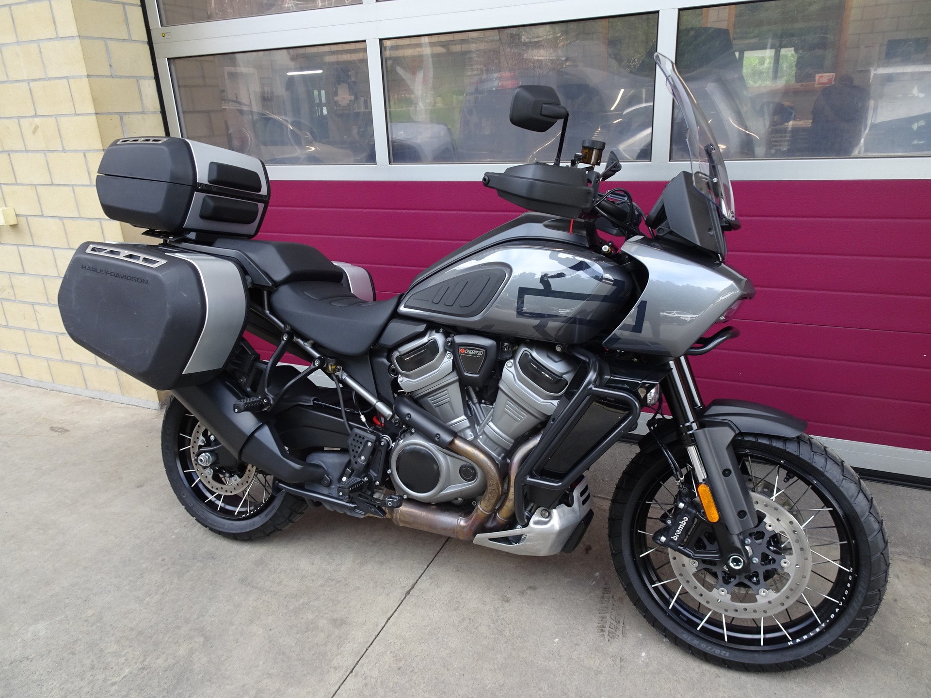 HARLEY-DAVIDSON RA Pan America 1250 Special-showroom-element-2