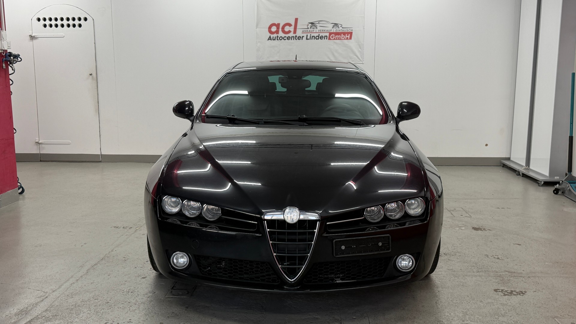 ALFA ROMEO 159 Sportwagon 2.4 JTD Distinctive Q-Tronic-showroom-element-1